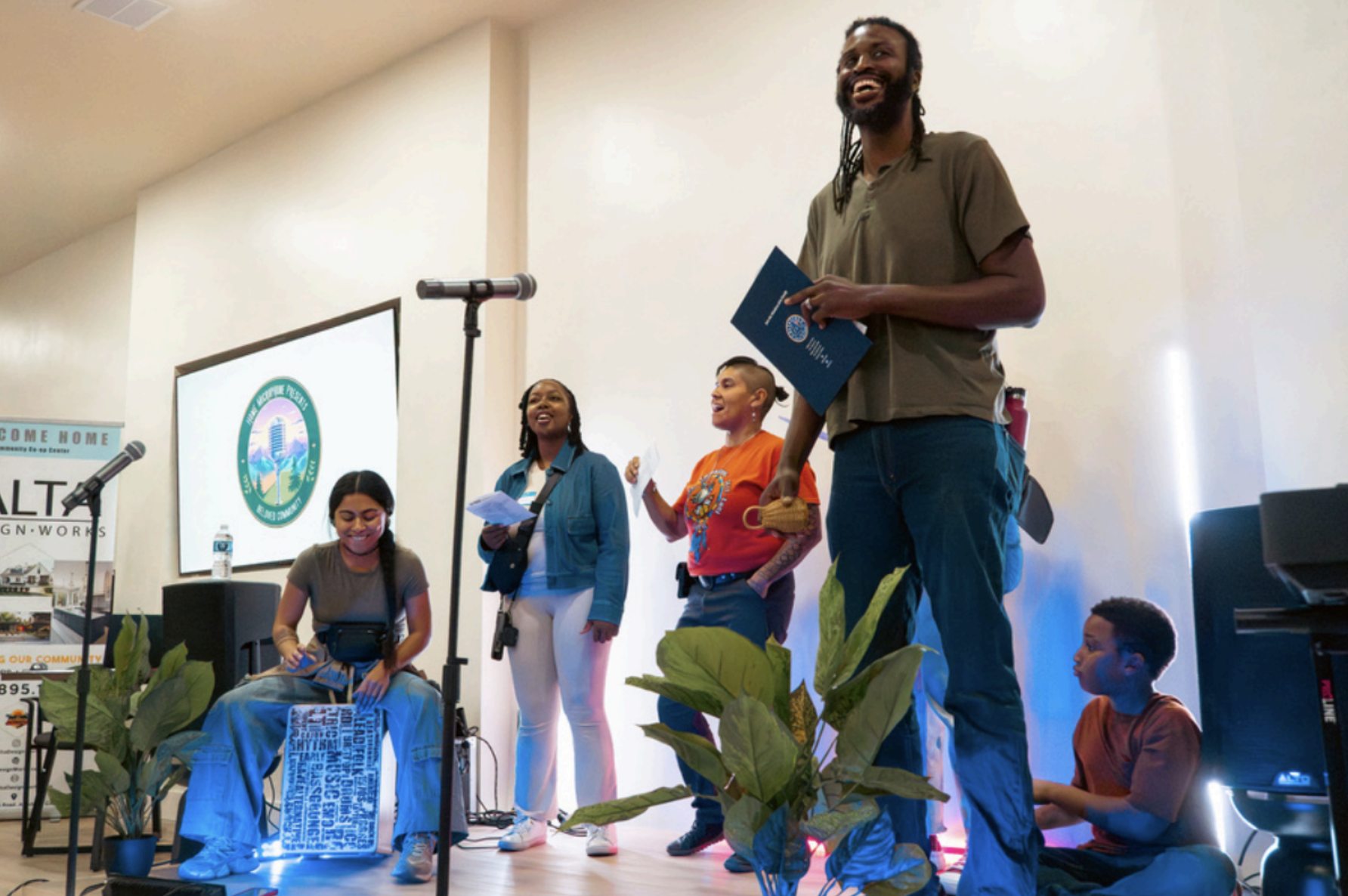 Home Microphone 3.png