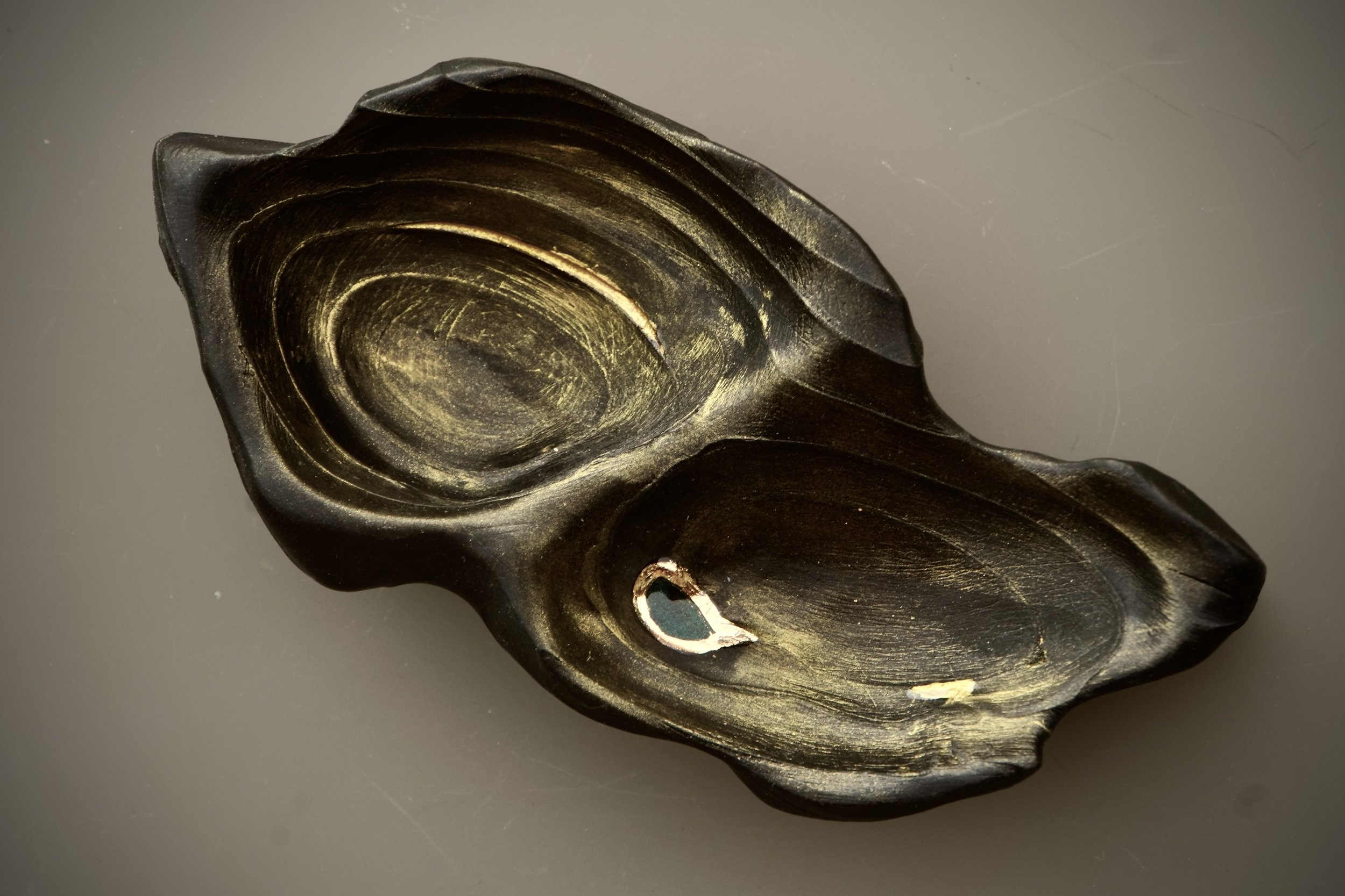 "Peanut"
Pine wood, epoxy resin, 24k gold leaf, tung oil, beeswax