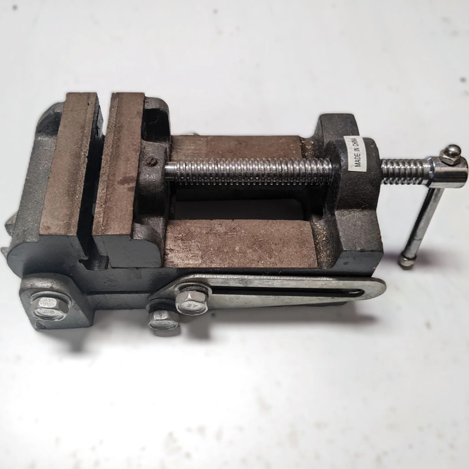 Machinist Vise, Low Profile Central Sliding Bar Type 4"
