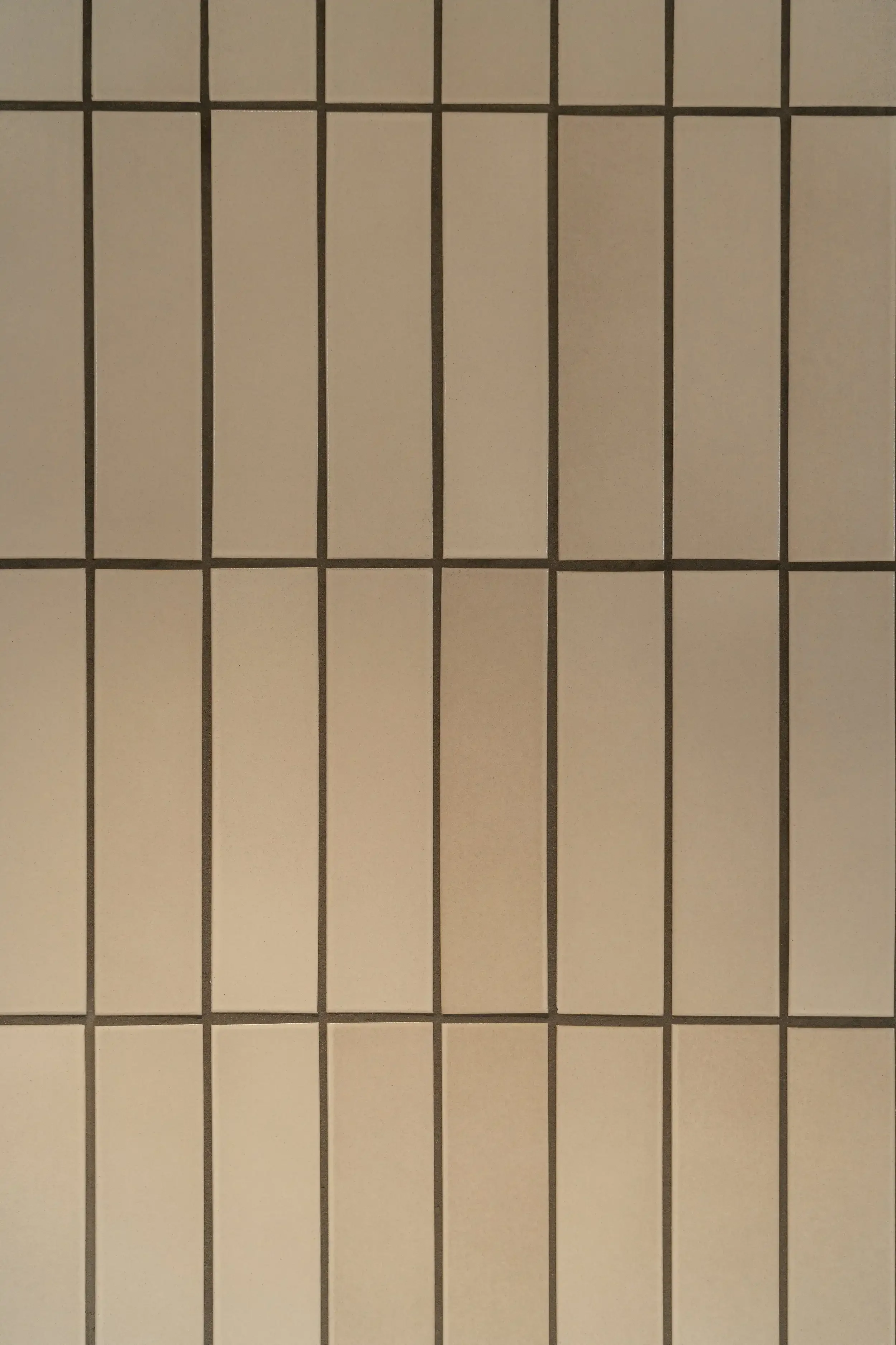 a-wall-with-a-white-wall-and-a-black-and-white-wall.webp
