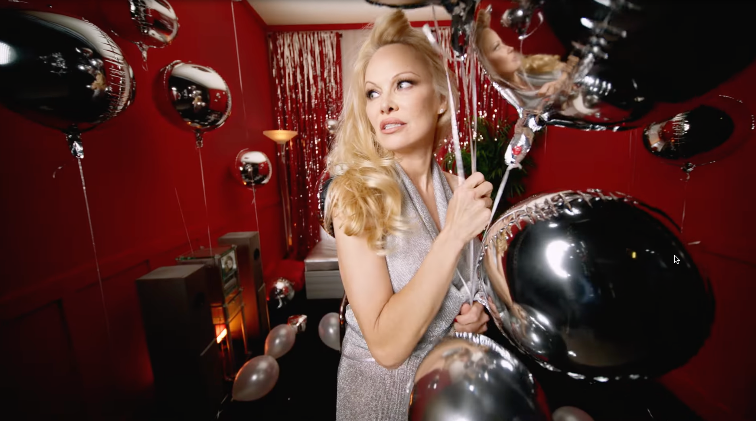SMASHBOX  x PAMELA ANDERSON