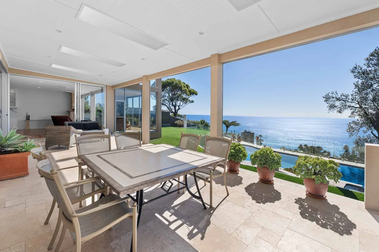 real-estate-photography-sydney-northern-beaches-terrace-water-view.jpg