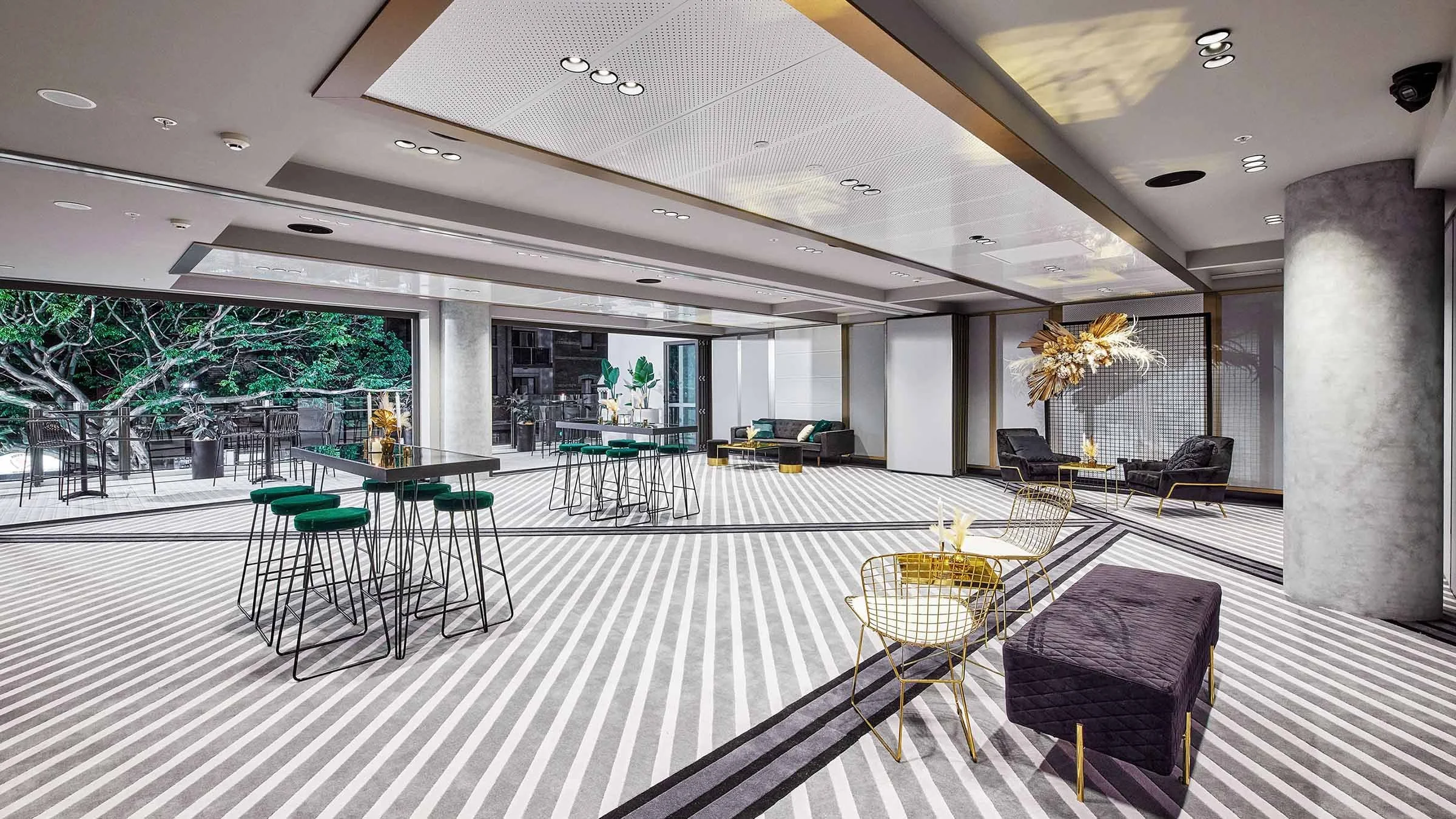 Bisou Bisou video thumbnail