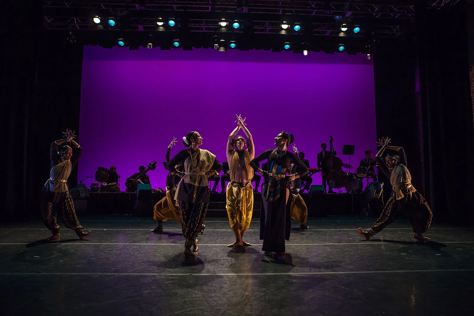 1408-HinduSwing-128.jpg