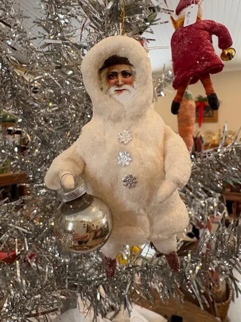 Handcrafted Spun Cotton Santa (White)