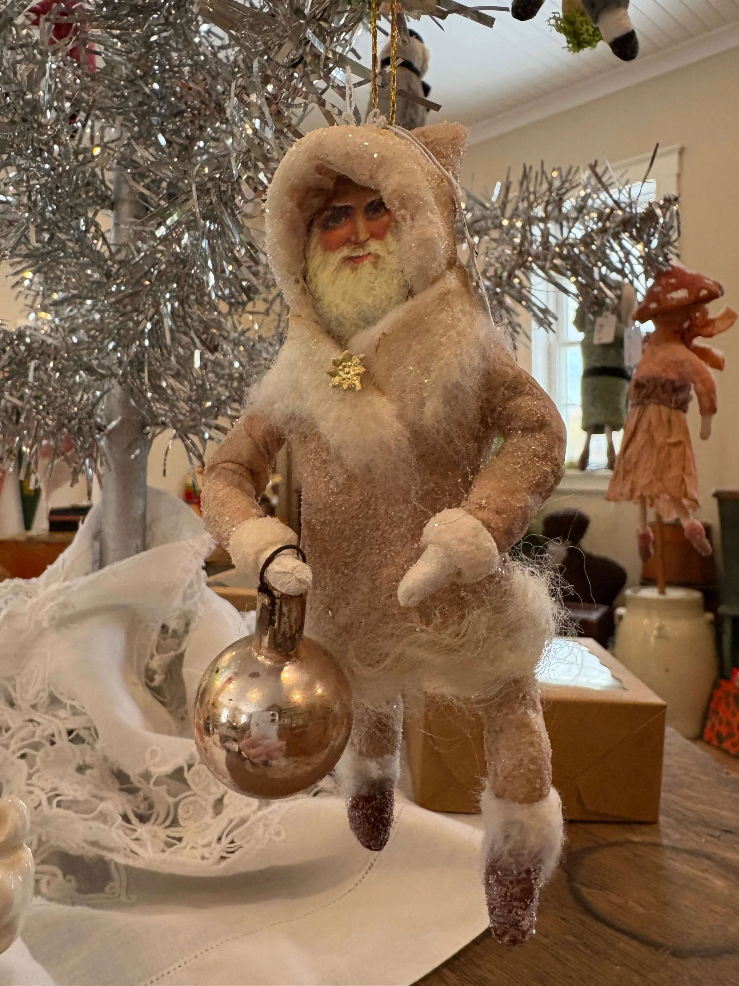 Handcrafted Spun Cotton Santa (Taupe)