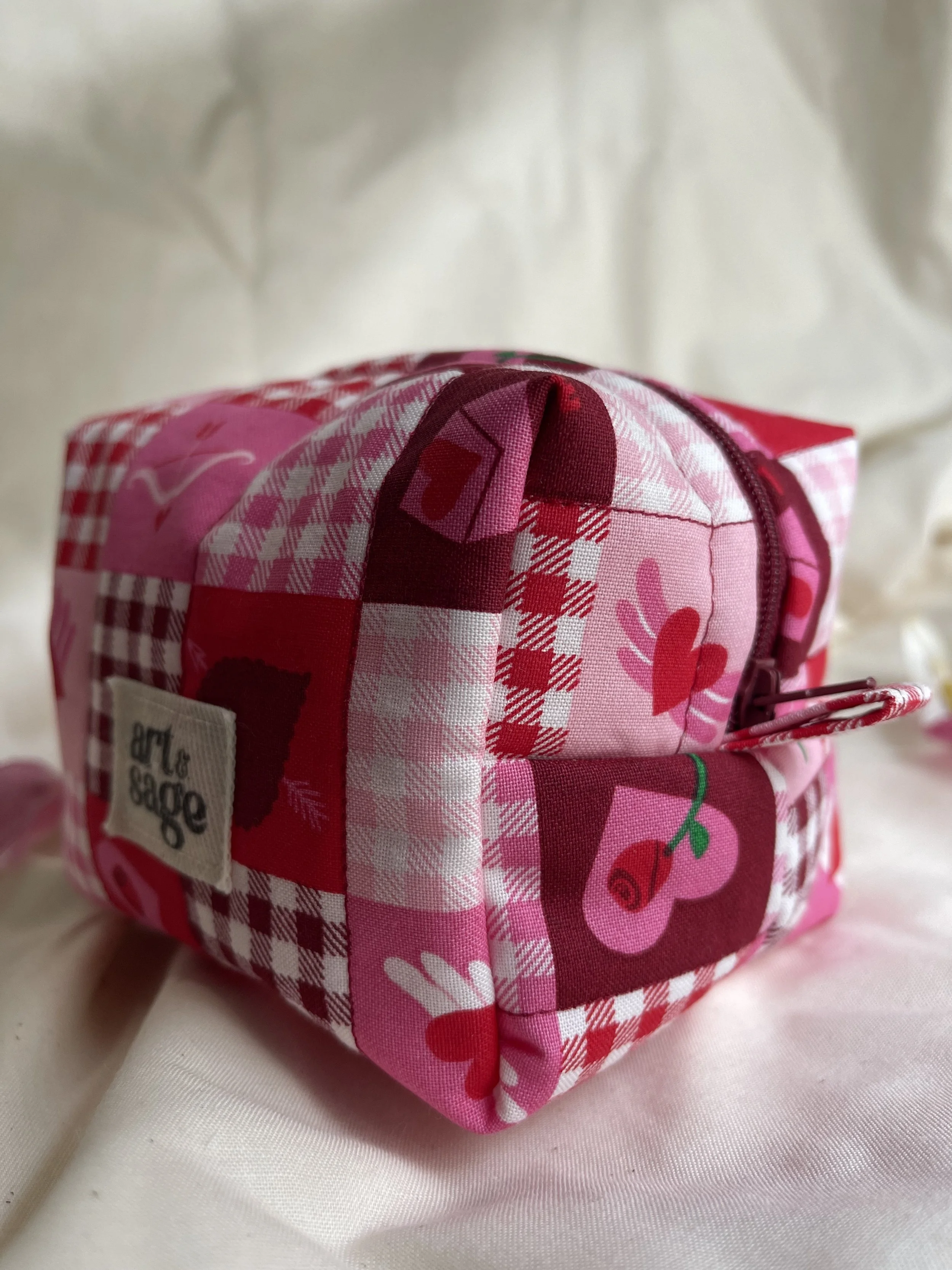 Patchwork of Love Daily Essentials Pouch Small -5.jpg