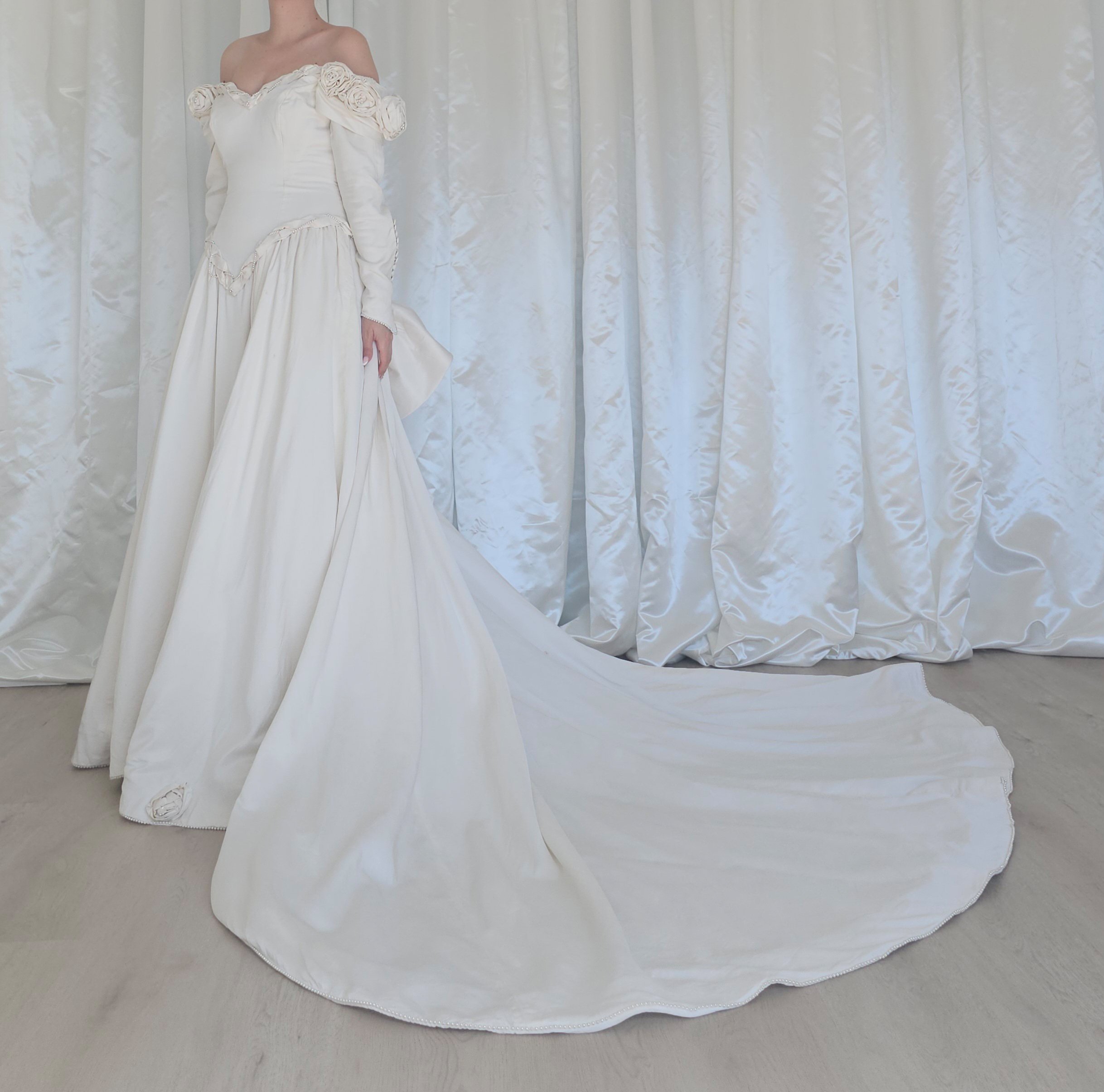 c. 1990s Couture Ivory Basque Waist Rosette Bridal Gown