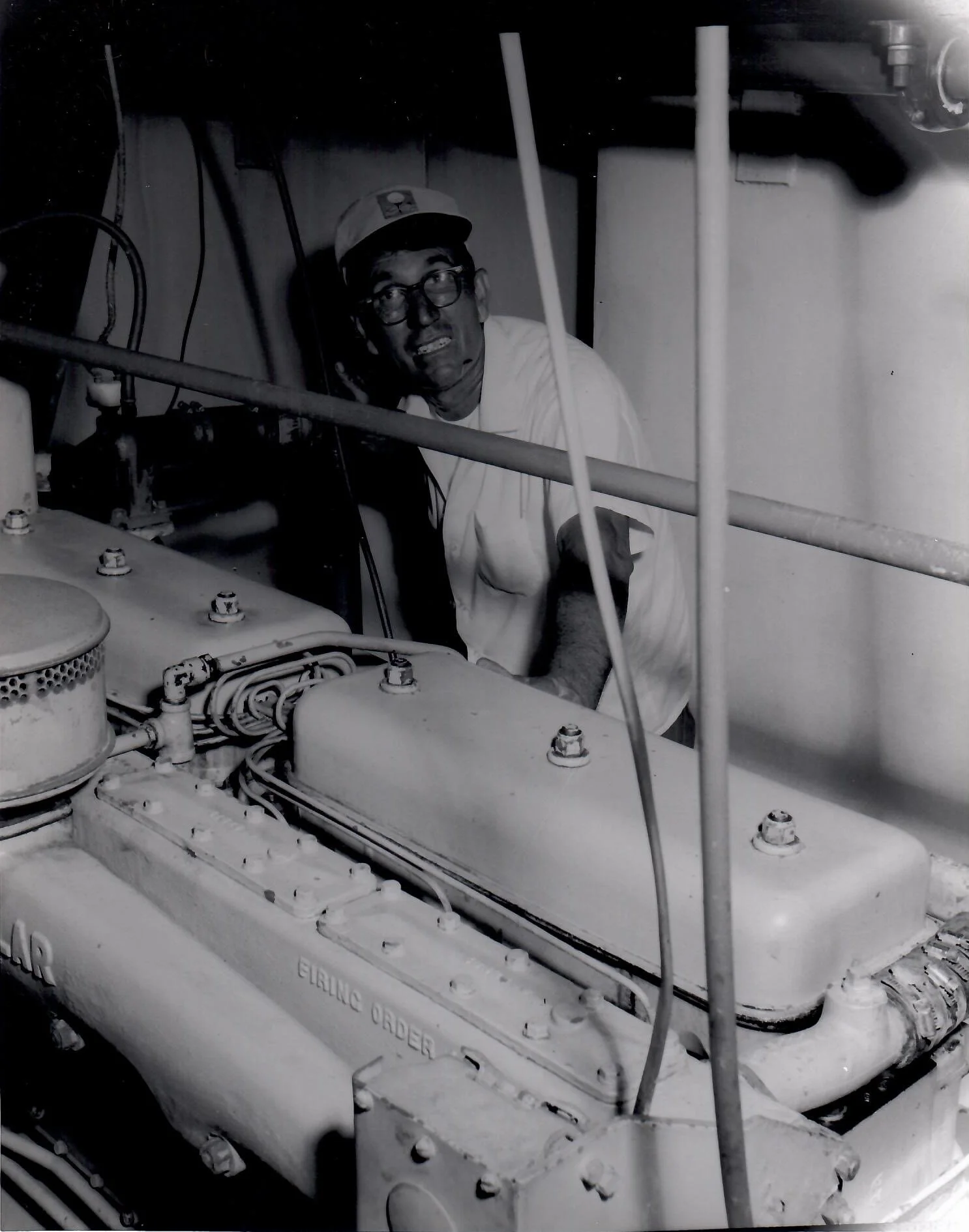 Uncle Arnulfo in engine room.JPG