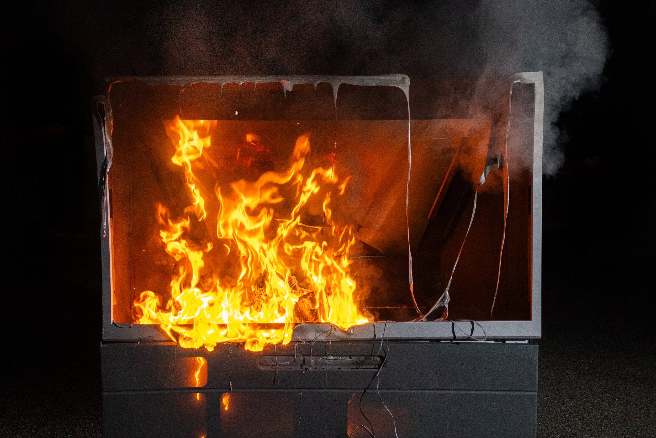 Burning tv 2_3.jpg