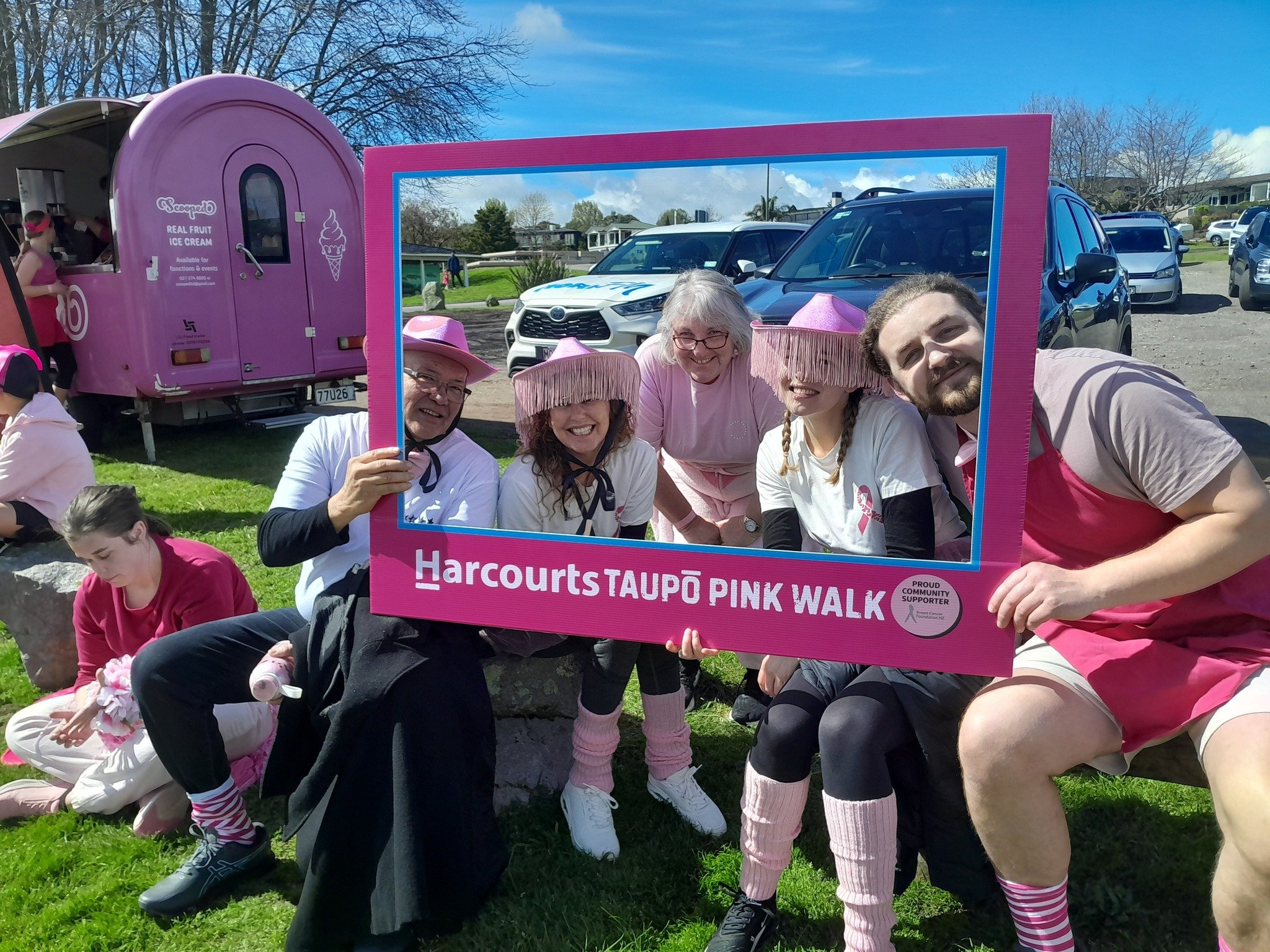251023-PinkWalk2.jpg