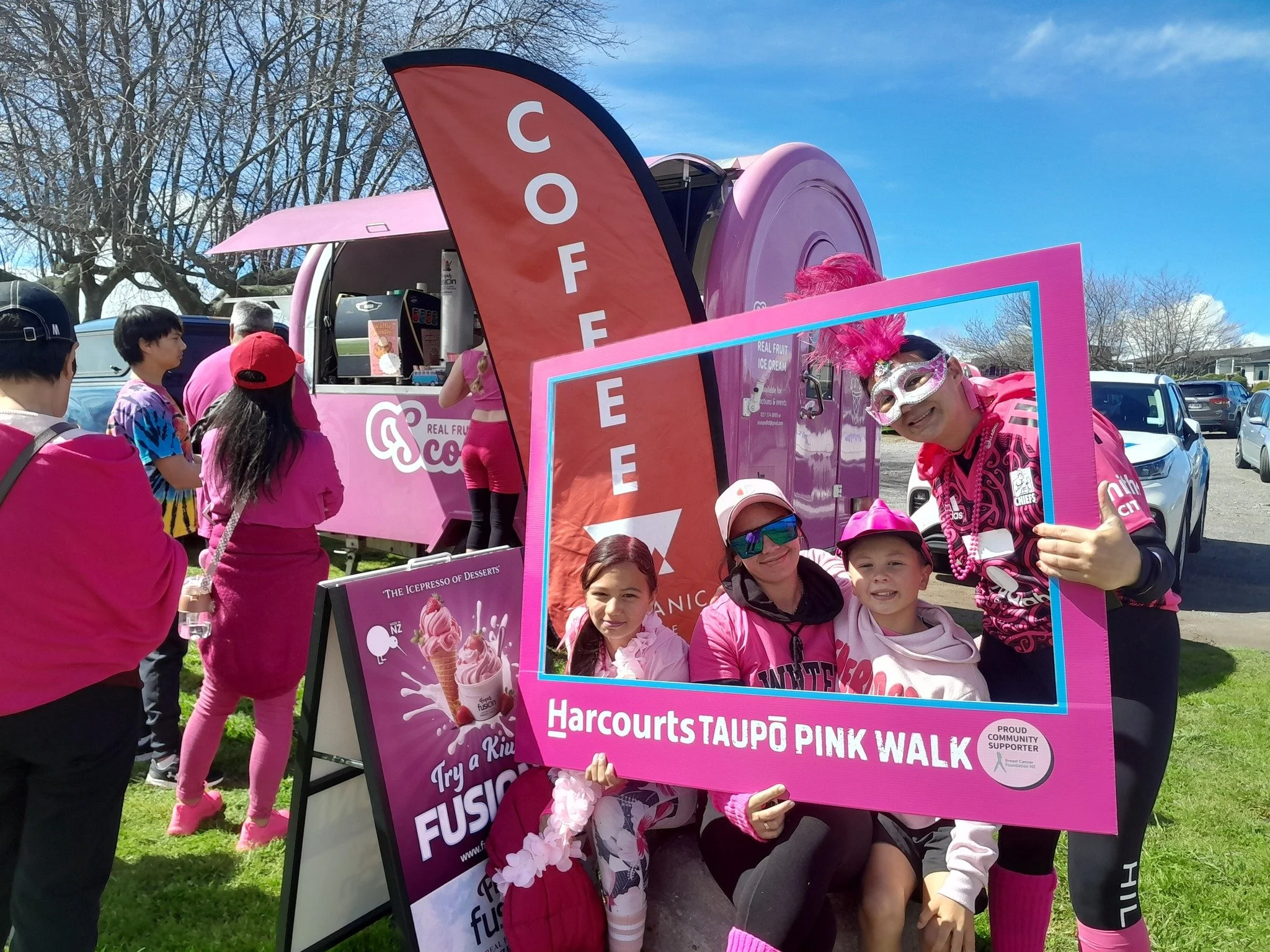 251023-PinkWalk3.jpg