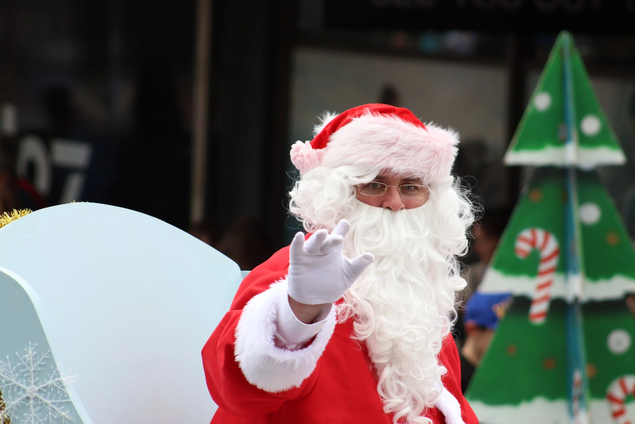 251211-SantaParade (6).JPG