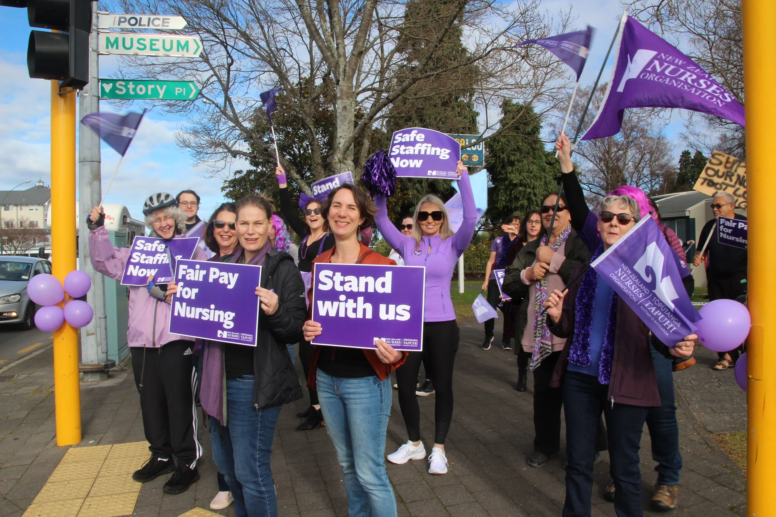 Teaching and medical staff to go on strike