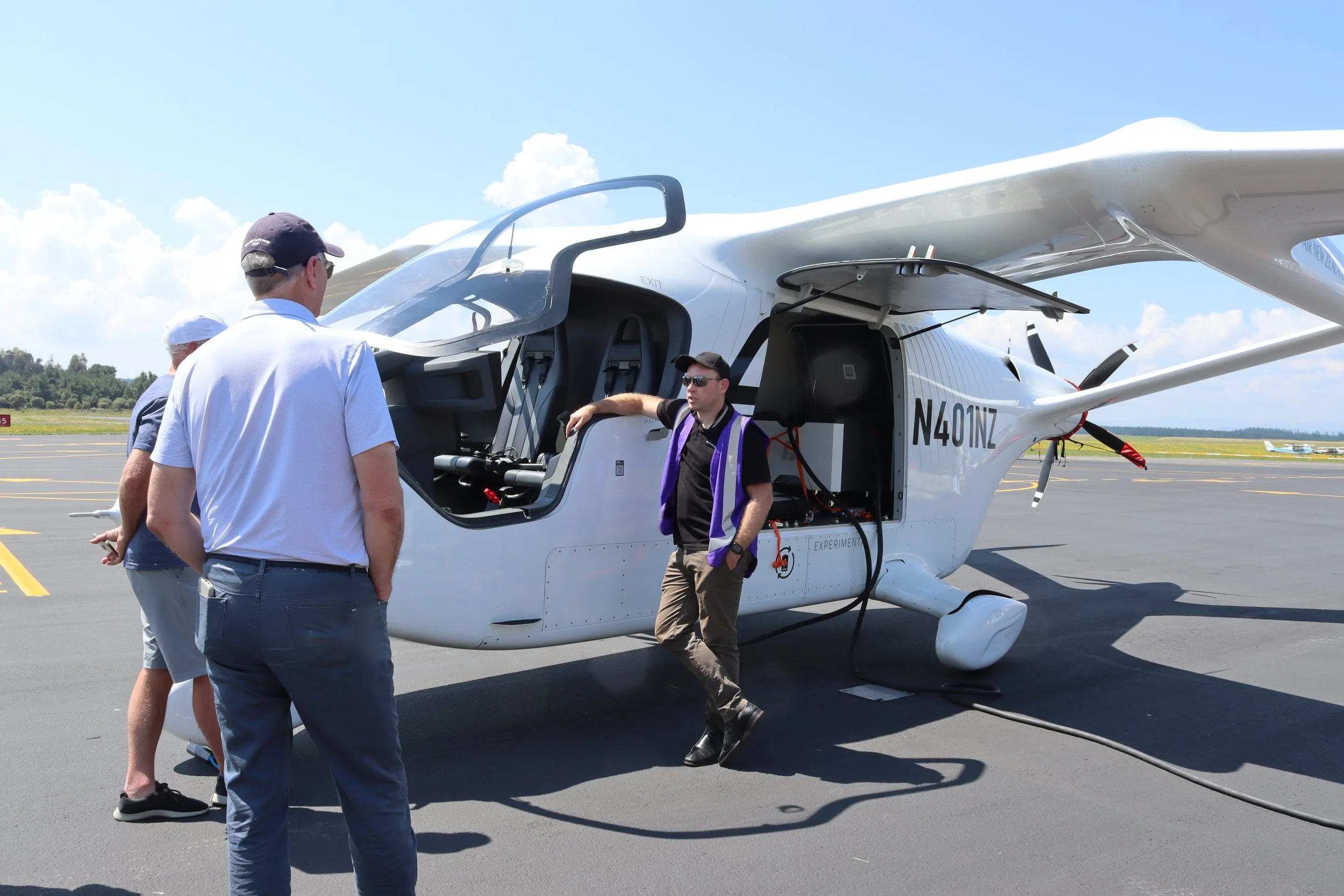 Lighting fast visit for electric plane