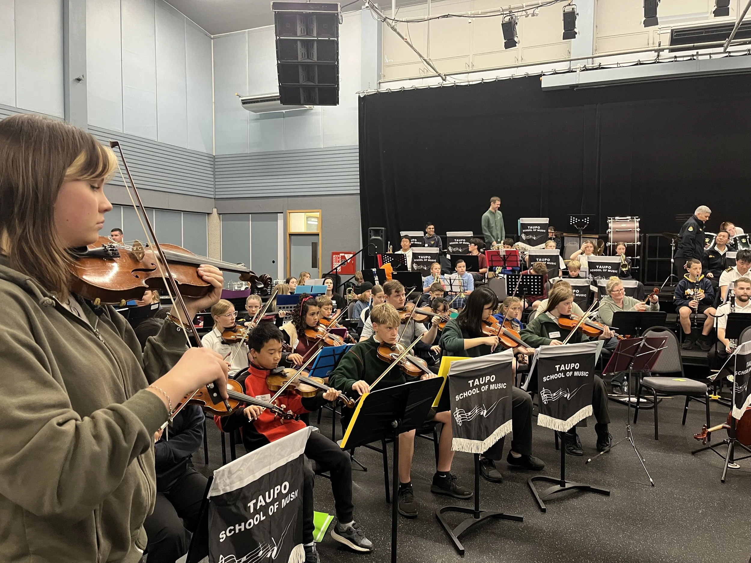 Giant orchestra tunes up