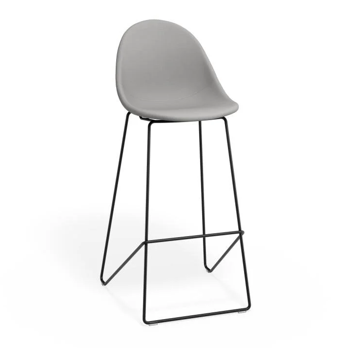 lune-barstool-lightgreyfabric-blackframe.png
