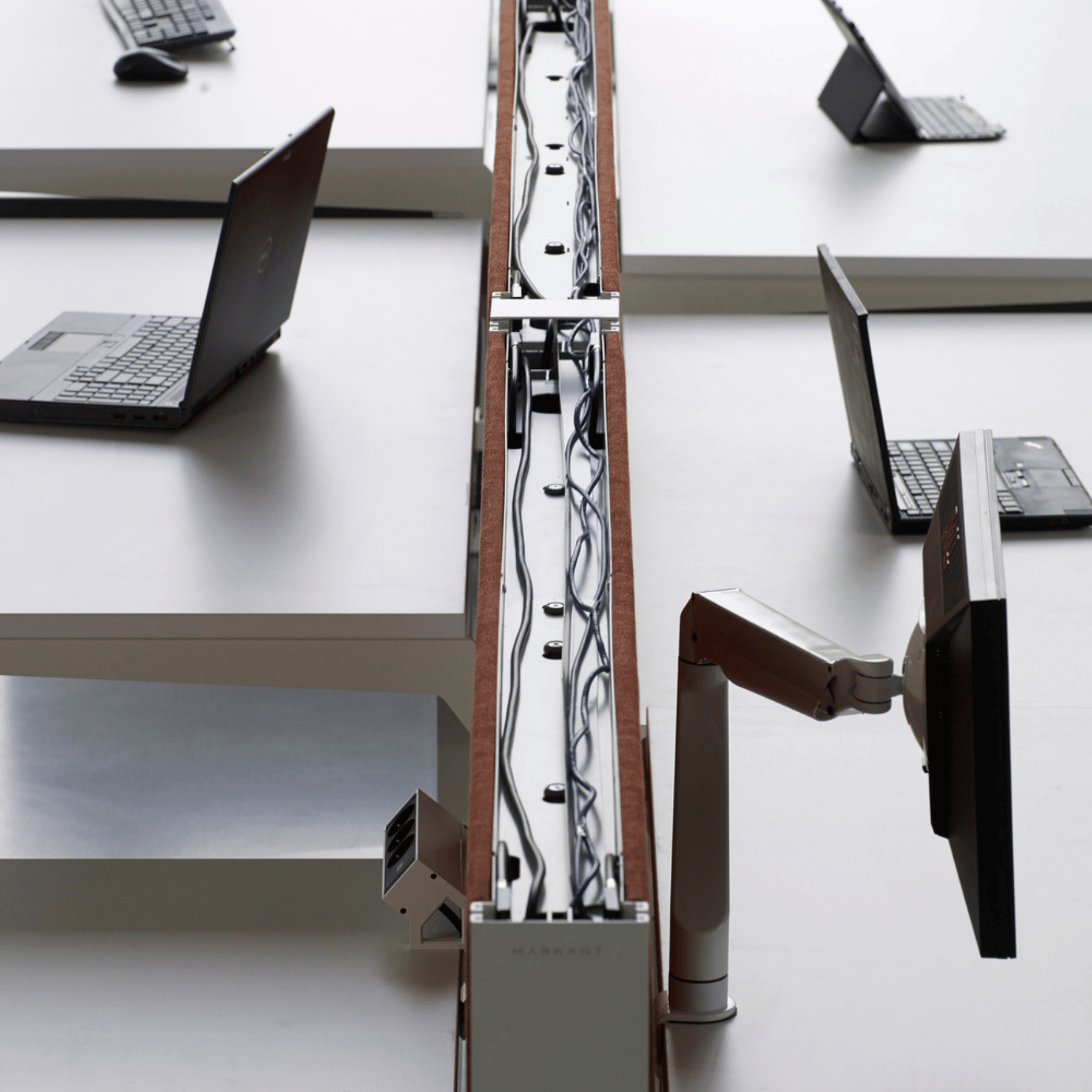 MAX Sit-Stand Adjustable Workstation MAX Sit-Stand Adjustable Workstation 17.png