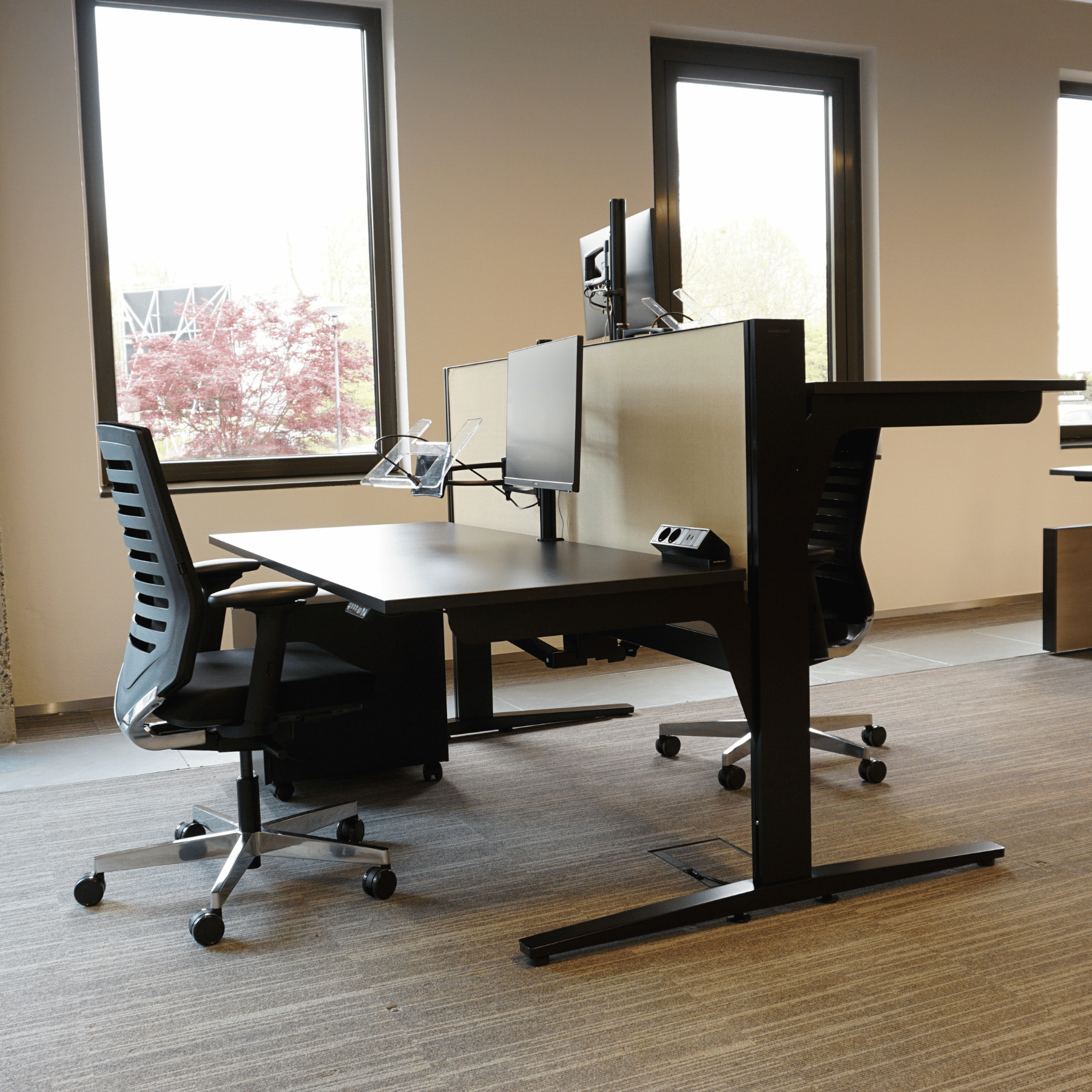 MAX Sit-Stand Adjustable Workstation 7.png