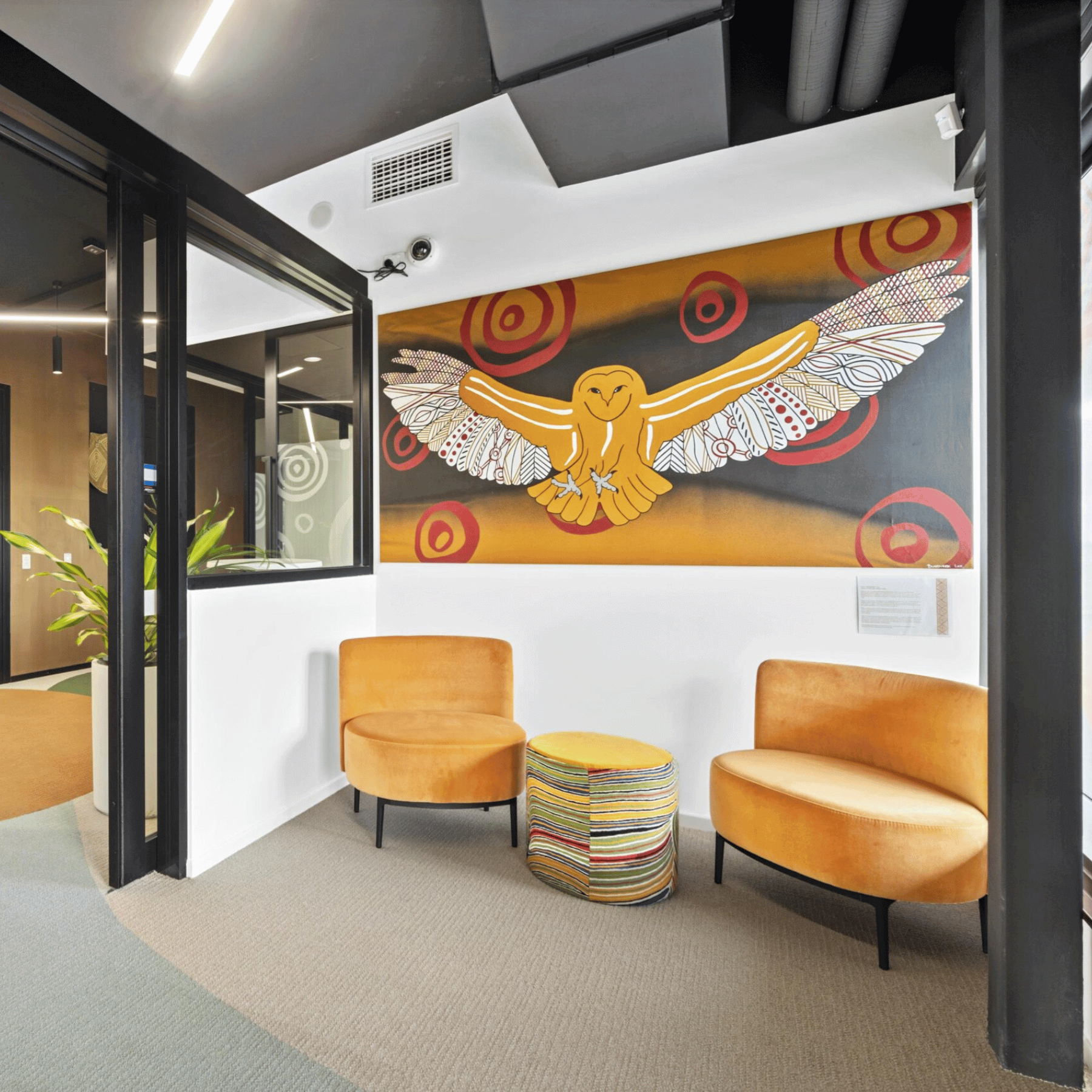 LORIKEET Lounge Chair 4.png