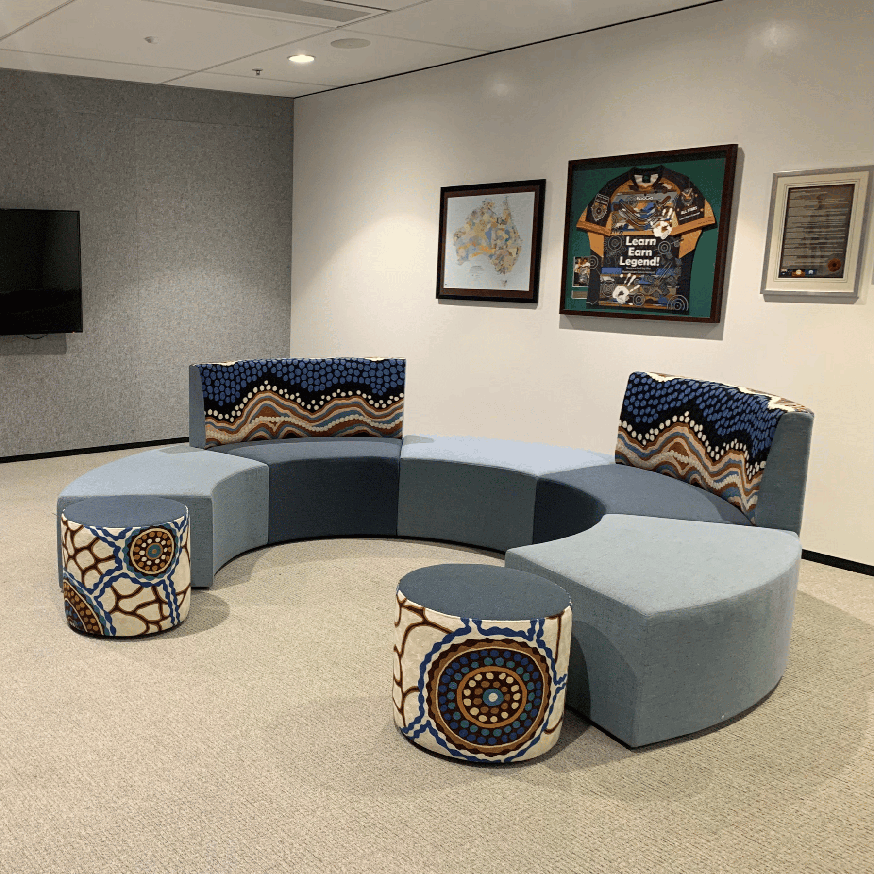 YARNING CIRCLE Ottoman 1.png