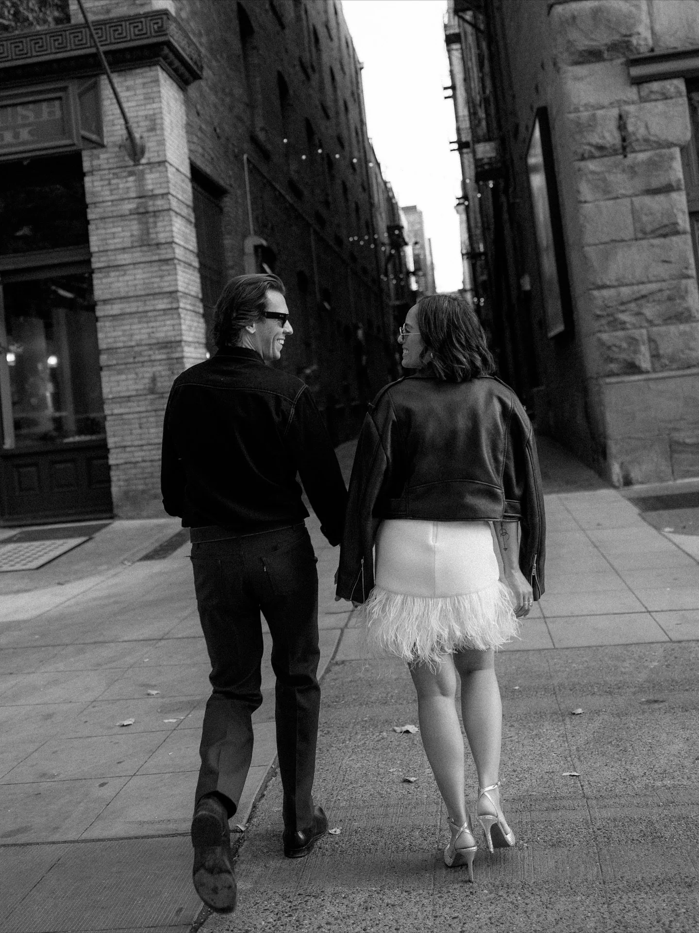 A fun time with Ryan &amp; Ariel in the city 🤍

#seattlecouplesphotographer #seattleengagementphotographer #cityengagementsession #engagmentphotos #seattlewa #seattleweddingphotography #weddingphotography #urbanengagementsession