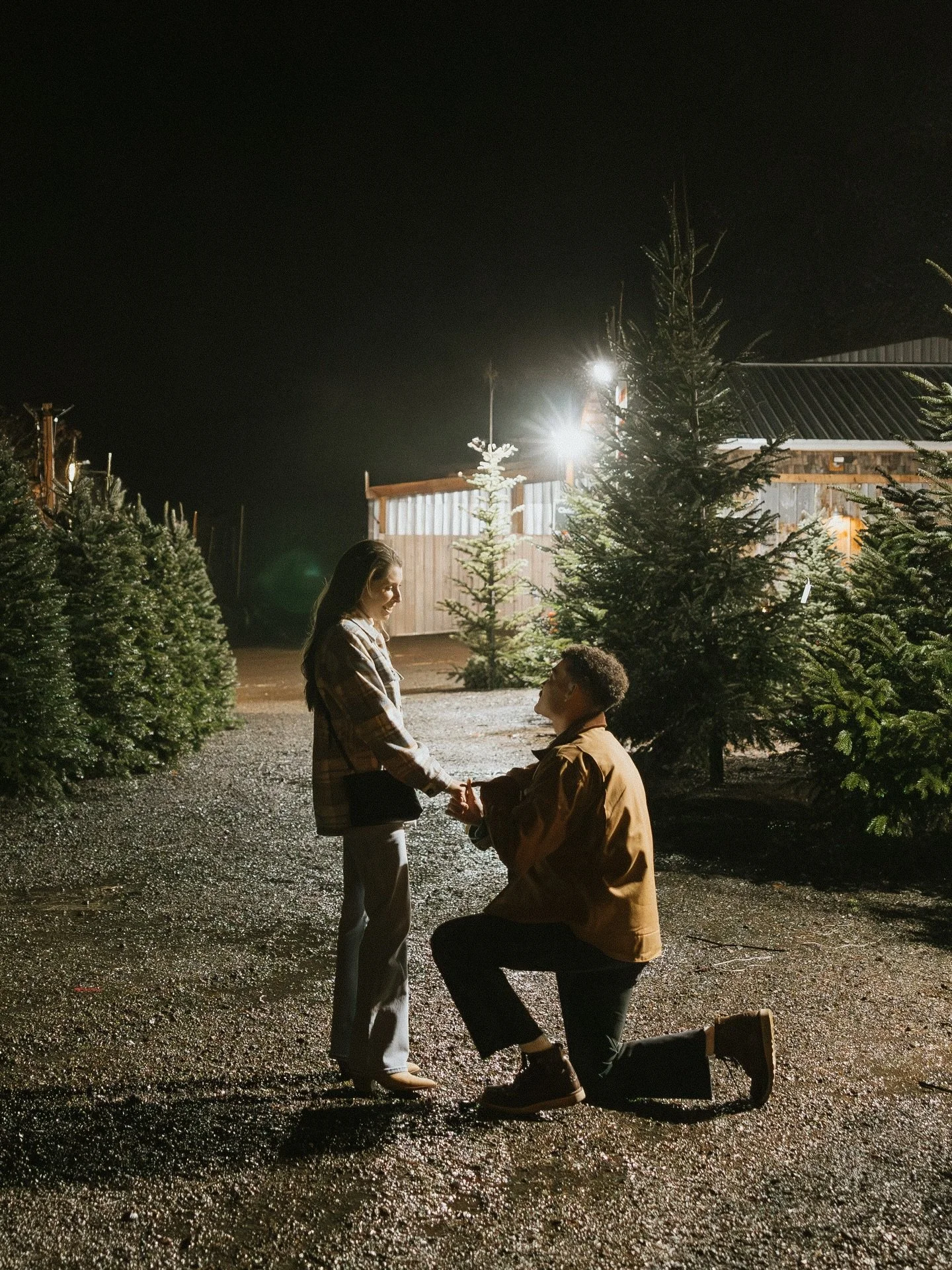 There&rsquo;s something so magical about getting engaged around Christmas 🥰 

Cheers to forever Ayosgi &amp; Hunter!! 💍🥂