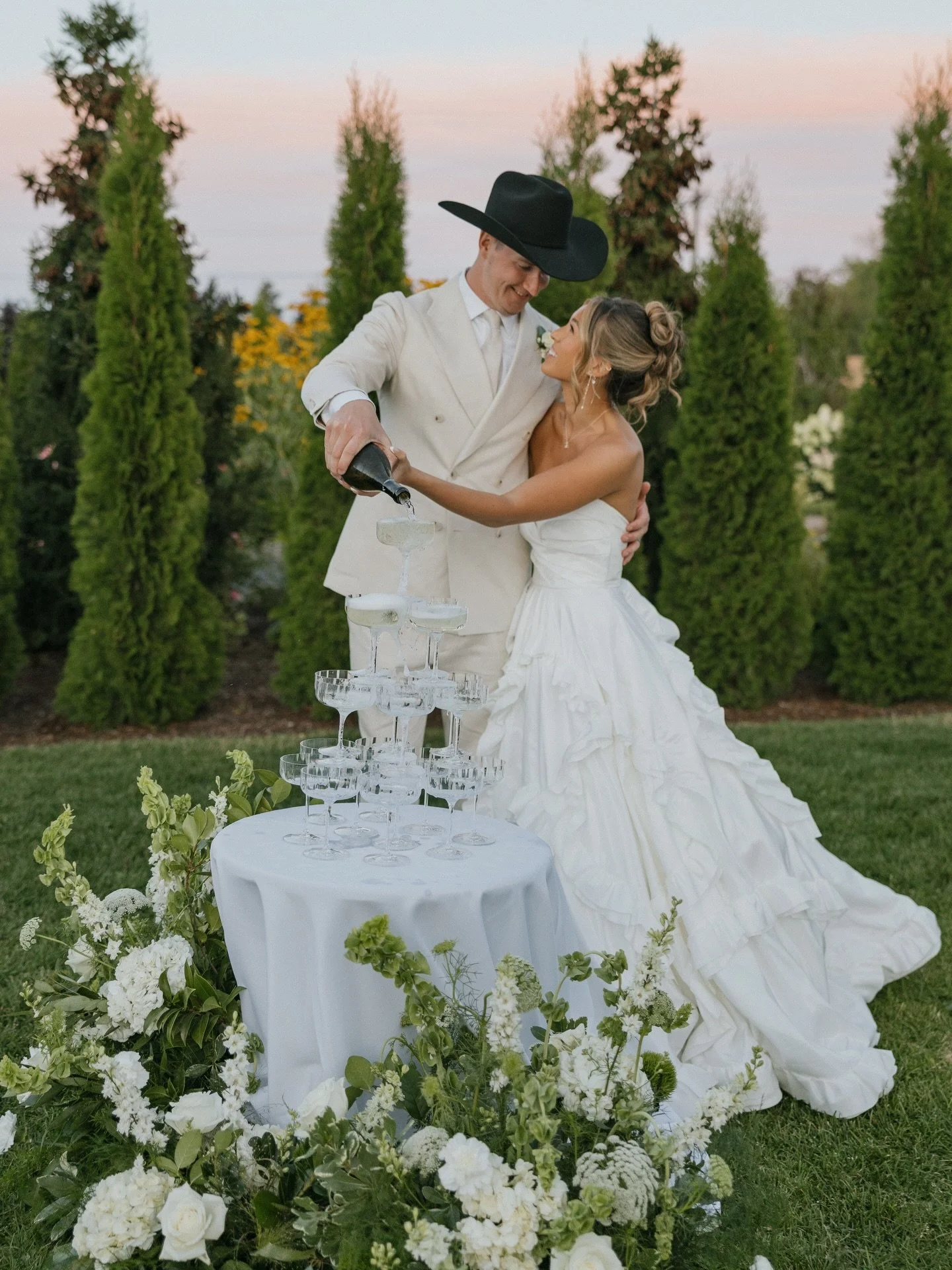 I believe it&rsquo;s not too late to say Happy New Year!! 🥂

2026 is going to be such a special year and I&rsquo;m so giddy for all you couples getting married this year!! 😍

It&rsquo;s going to be the BEST year yet!! 🥳🤍