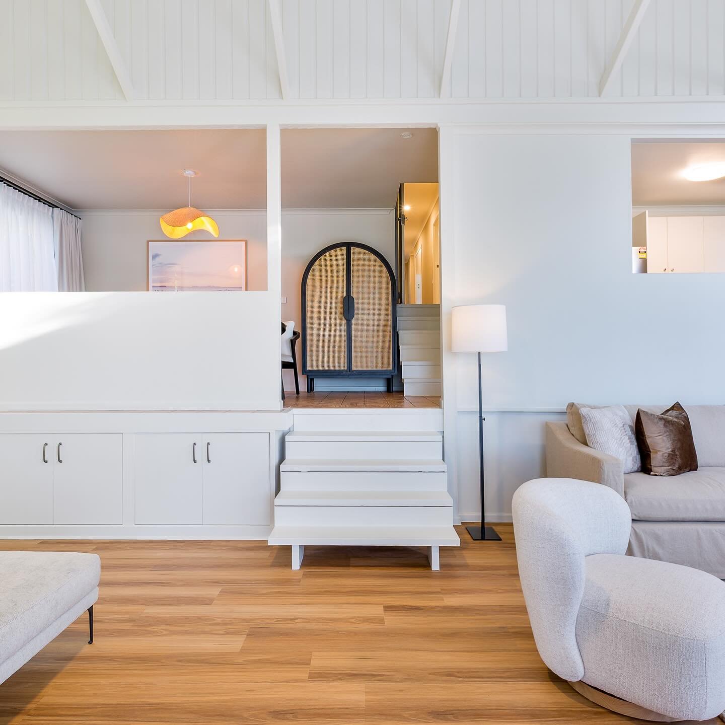 Excited to share some details shots of Hannah Coast Designs&rsquo; most recent project in Burleigh Heads, The Gold Coast.

I will be sharing more reels explaining some of the design decisions that got us here!

#design #interiordesign #transformation