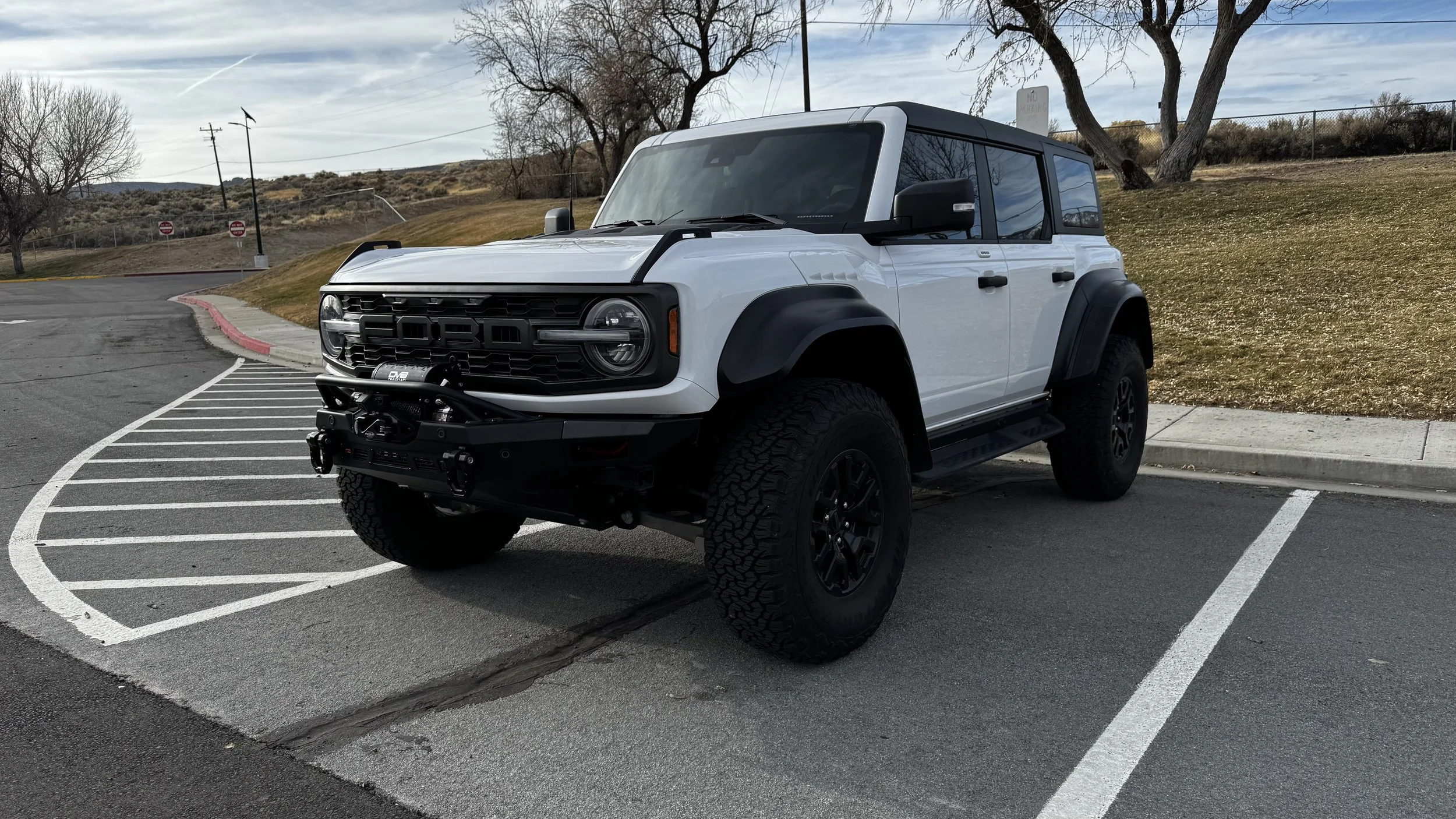 Bronco Raptor bumpers and winch NPC Automotive