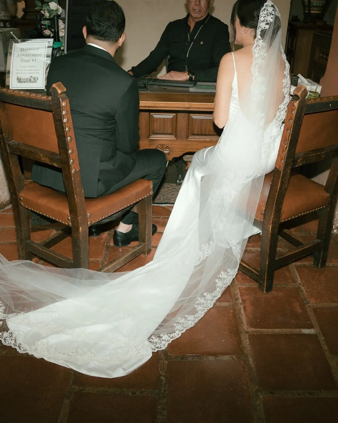 one of my recent elopements with crystal &amp; rolando 💕

#santabarbaraelopementphotographer #santabarbaraweddingphotographer #santabarbaracourthousephotographer #santabarbaracourthouseweddingphotographer