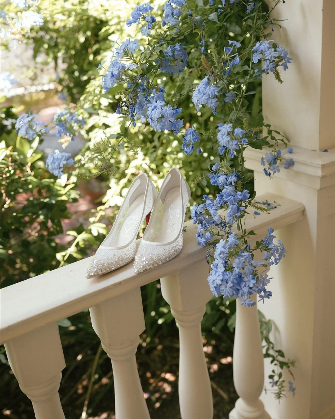 some sneaks from sochie &amp; nick !! 💕

venue: @macarthurplace
planning + design: @giselanadineevents 
photography: @alytovar
florals: @wmfloraldesign 
DJ &amp; MC: @djjeremyproductions
makeup: @makeupbymasara
cake &amp; deserts: @sweetcakessonoma
