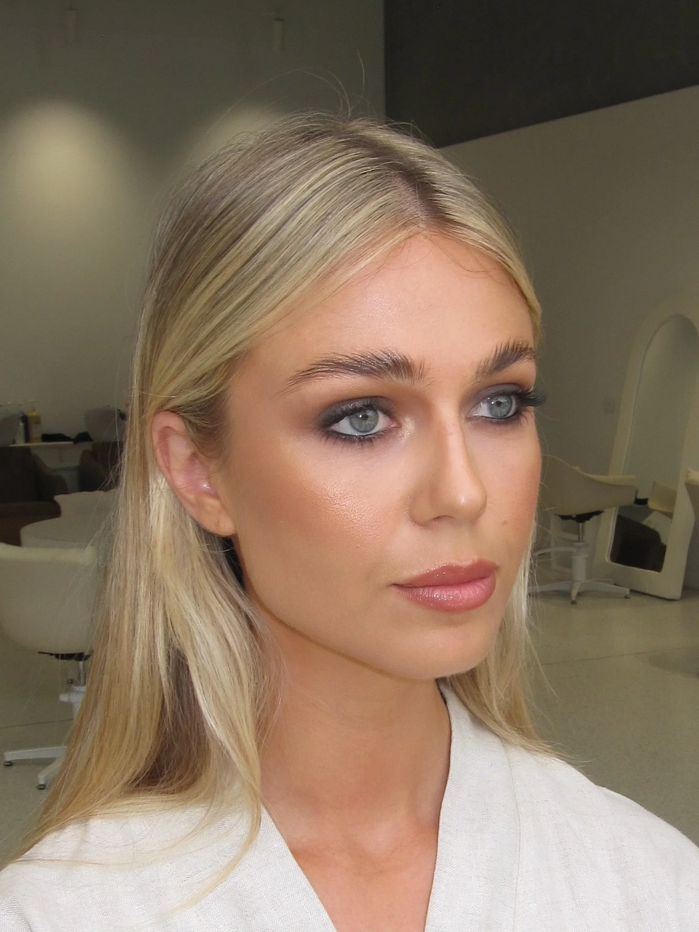 @natashalathamc @lemonademarketingco what a hottie