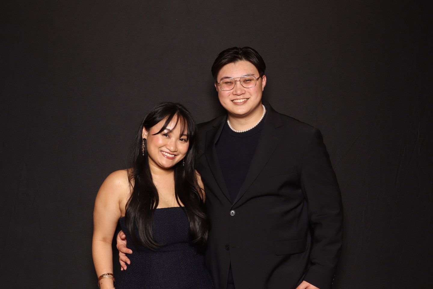Our black backdrop is so underrated, and absolutely perfect for letting the moment speak for itself 🖤📸

📧 Send us a message if you&rsquo;d like to inquire about renting our Photo Booth!

#photobooth #seattlebusiness #seattlelocalbusiness #photoboo