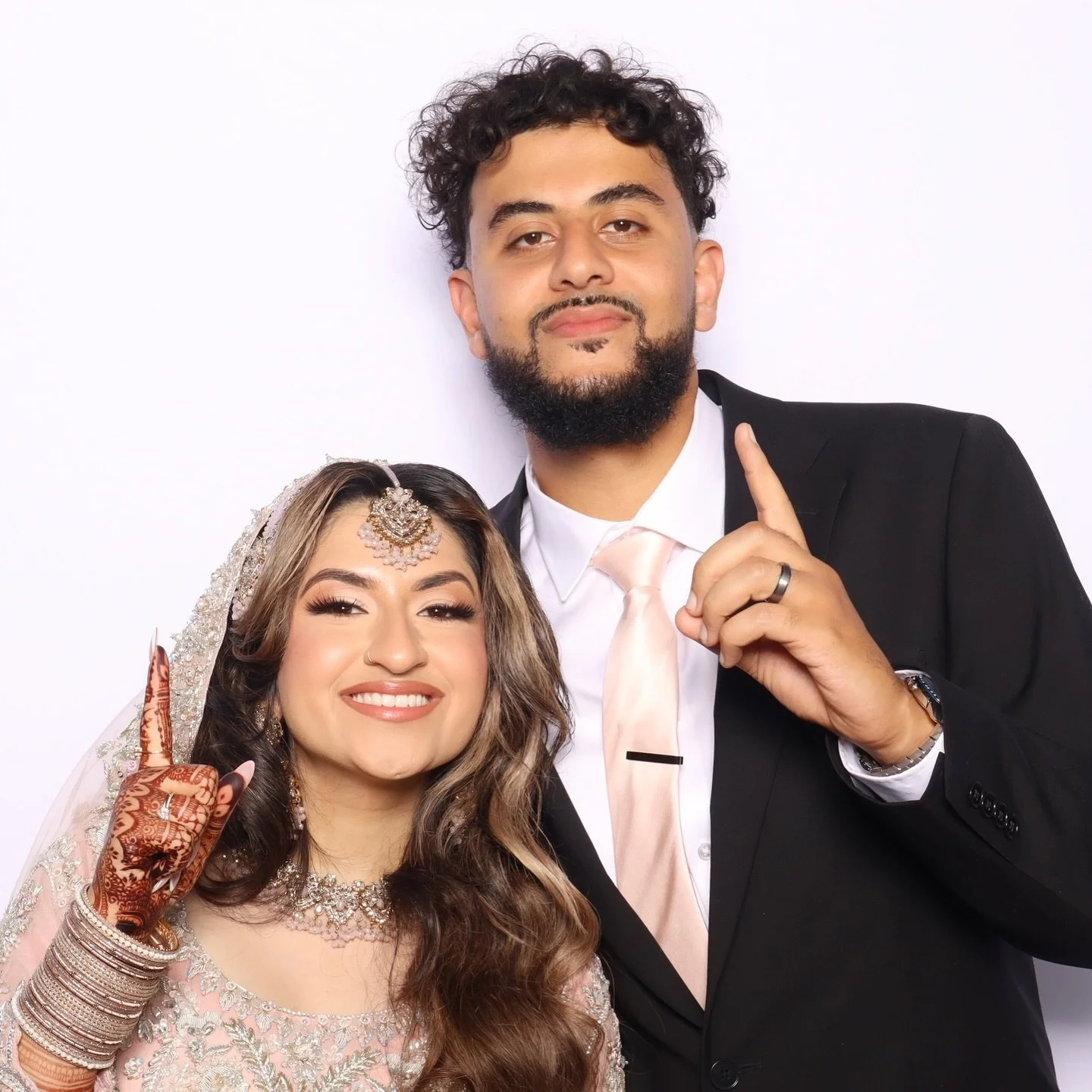 Samy &amp; Zahrah 💍

📧 Send us a message if you&rsquo;d like to inquire about renting our Photo Booth!

#photobooth #seattlebusiness #seattlelocalbusiness #photoboothrental #weddingdecor #seattleevents #seattlephotobooth #glambooth #pnwevents #seat