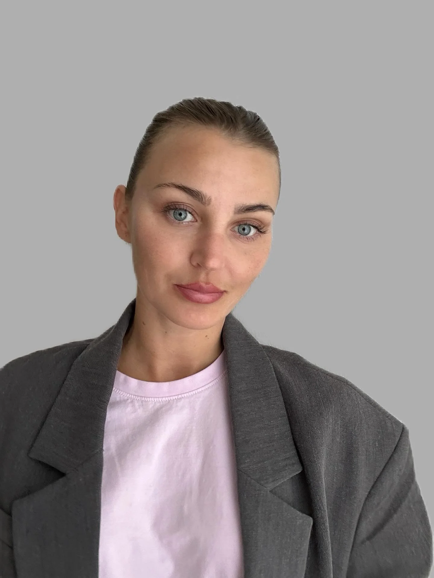 Hey Beauties

Viele von euch wissen, wie gross meine Leidenschaft f&uuml;r Skin &amp; Beauty ist.  Endlich konnte ich meine Traum vom eigenen Studio erf&uuml;llen. Ab dem 01.09 &ouml;ffne ich mein eigenes Studio 21SKIN im Kreis 6, Haldenbachstrasse 2