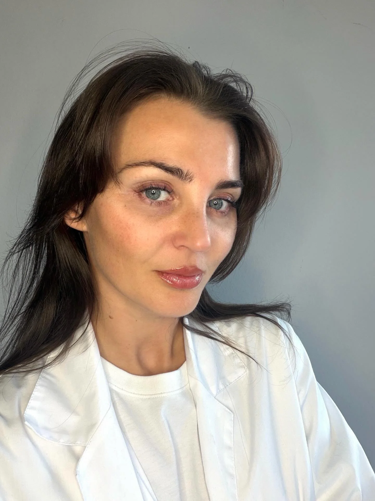 Fiorina Beerli, Founder of 21SKIN

Ich bin Skin Specialist mit langj&auml;hrigem Background in Medizin und Kosmetik.
Durch meine Ausbildung als medizinische Praxisassistentin und meine Spezialisierung in der medizinischen Kosmetik verbinde ich fundie