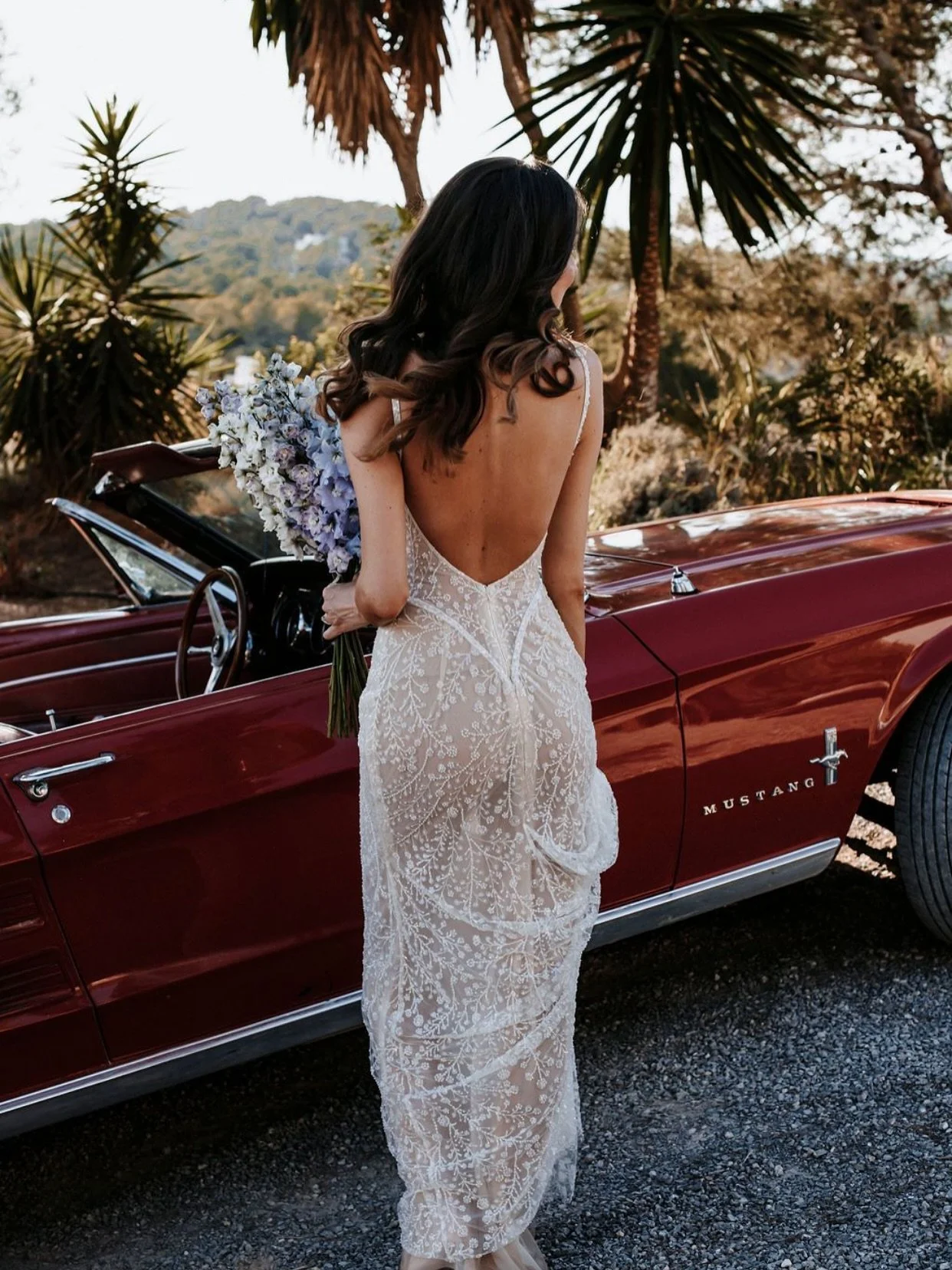 Those precious few hours wedding day, where it&rsquo;s all the women together preparing, chatting, laughing, crying&hellip;..

Because often the wedding day magic is found in all the in between moments 💫

#ibizaweddingplanner
#ibizawedding
#weddingi