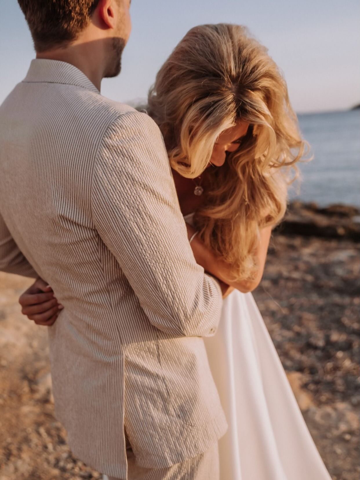 Choose love 🤍

📷 @marnosuite 

#ibizawedding #ibizabride #destinationwedding #weddingphotography #sunsetwedding