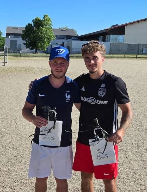  Un moment de convivialité autour du tournoi de pétanque du FCMI
