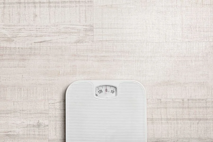 bascula obesidad.jpeg (copia) (copia)