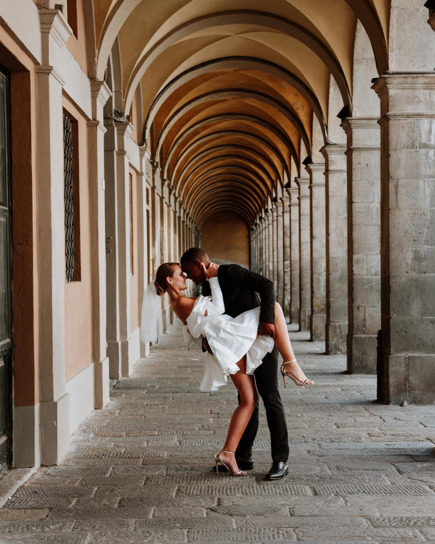 Coming back from Tuscany and looking back at the amazing time we had with @wildswanweddings, I&rsquo;m so grateful for the opportunity to be able to share time with other creative souls and explore the beautiful sights of Tuscany. 

This weekend will