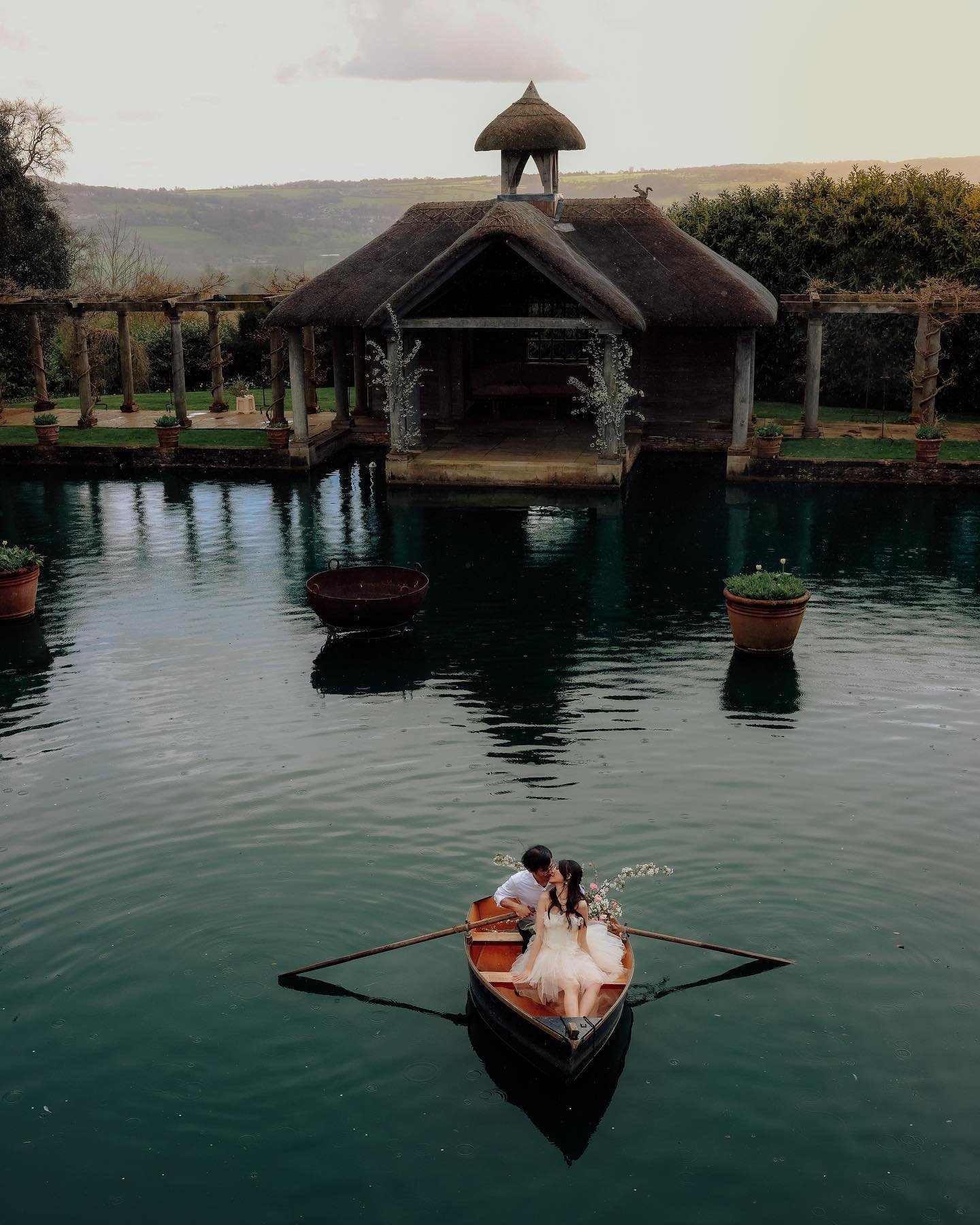 To work at @euridge_ yesterday was a dream. Grace and Jason were amazing navigating this little boat in all  the weathers that were thrown at us. It really does show that for couples (and photographers) there is no point in stressing about the weathe