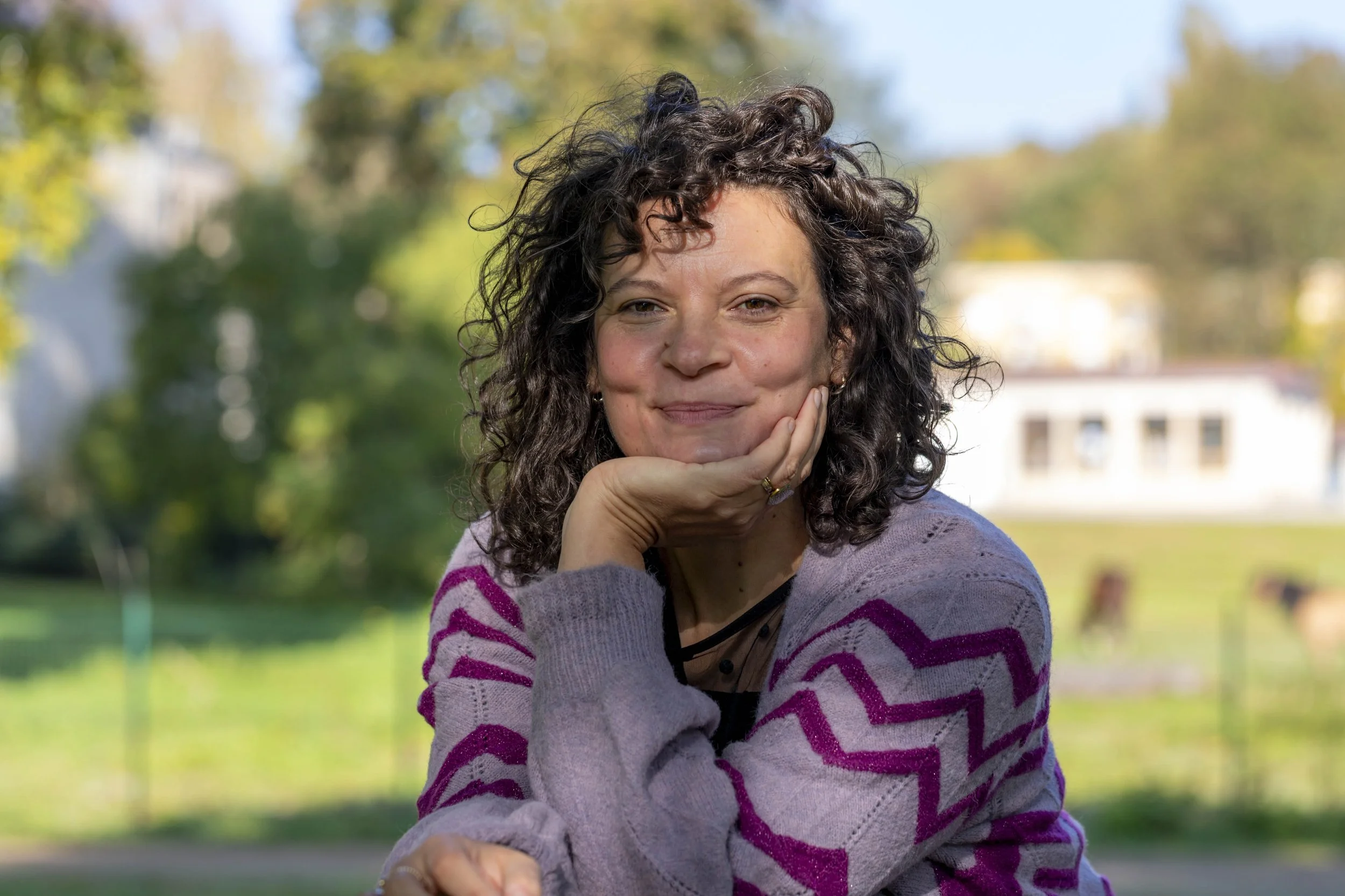 Prof de yoga, yoga, lumineux, yoga du visage, soins naturels