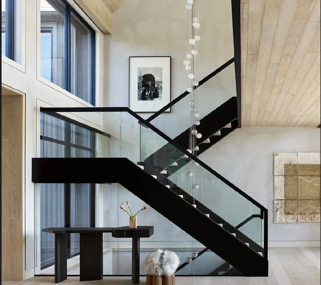 Elevated Living by the Sea - Our latest Hamptons project is designed to lift every room and every moment. 

Bring peaceful luxury to your spaces. Let&rsquo;s connect.

Interior Design Joe Lupo for @vthomeny 
📸: @petermurdock_photo 
Architect: @johnl