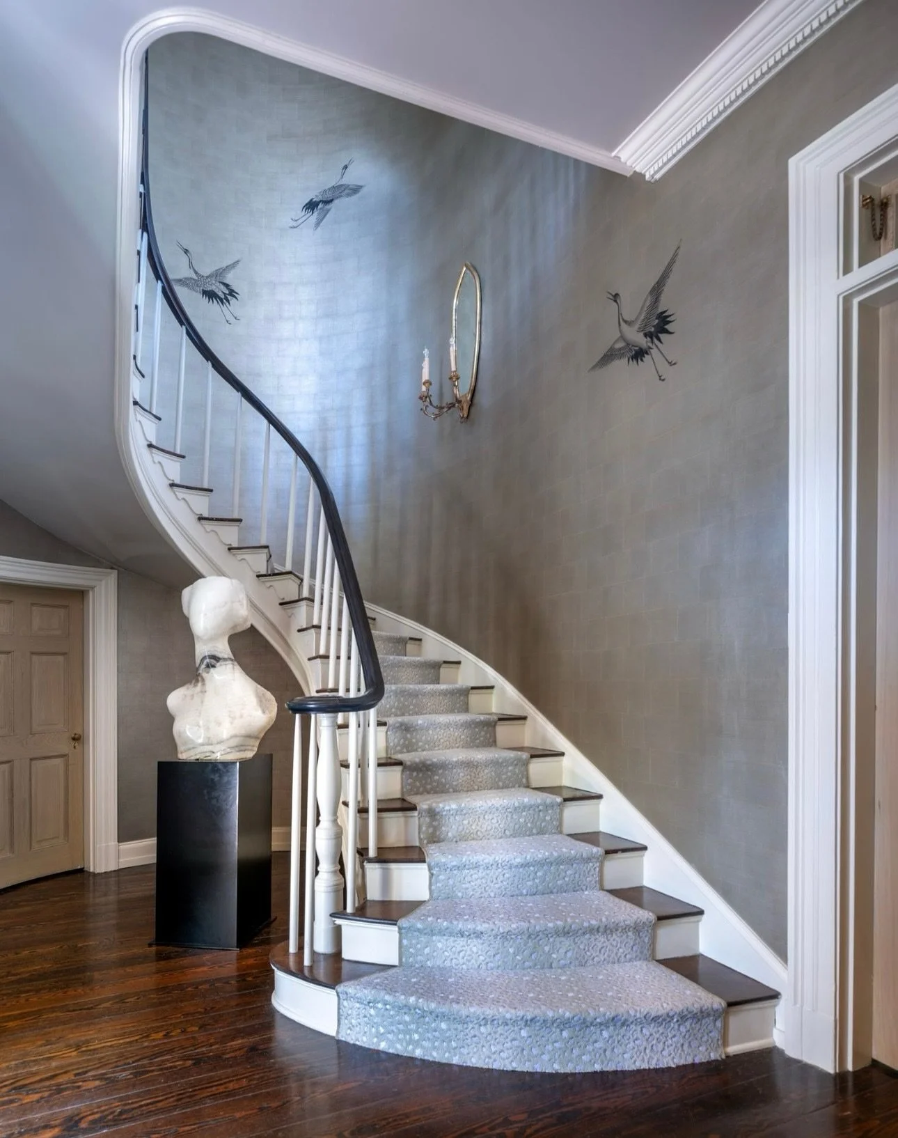 Our latest historic New Orleans project reimagined with soul and style. 

📸: @dunfordphoto 

#interiordesign #neworleansdesign #historichomes #luxuryinteriors #interiordesigninspo