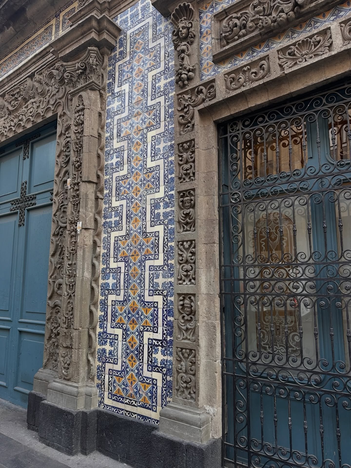 Mexico City through my eyes 

#mexicocity #travel #design #art