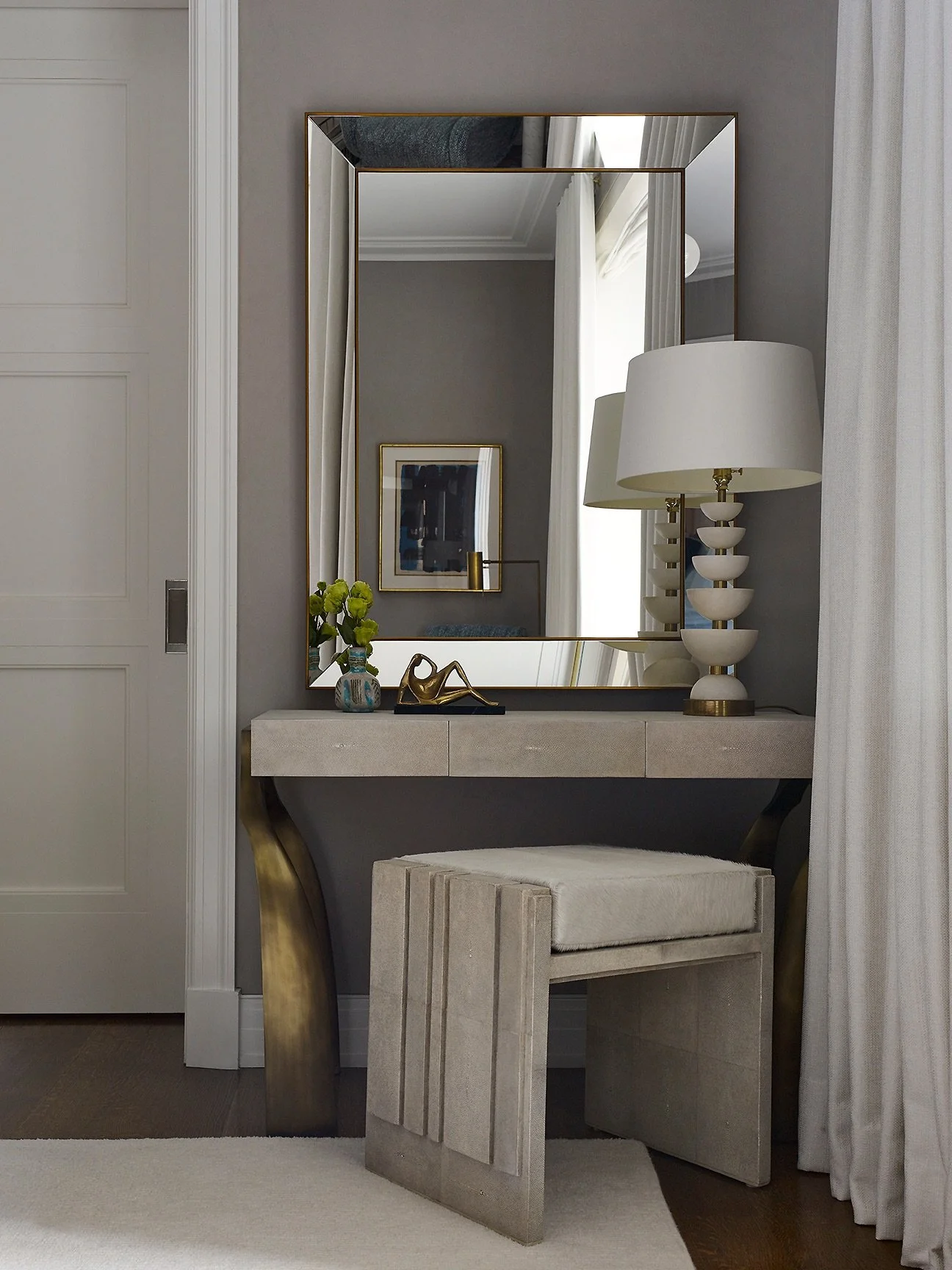 &ldquo;The Art of the Exhale&rdquo;

Exploring the serene corners in the primary suite of our The Astor project. 

#interiordesign #nycinteriordesign #primarysuite #nook #interiordesigninspo