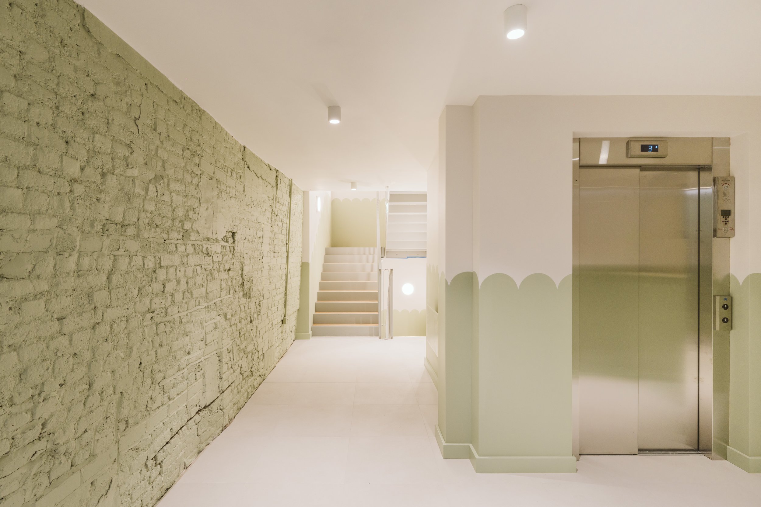 241220 18 Clerkenwell Close-100.JPG