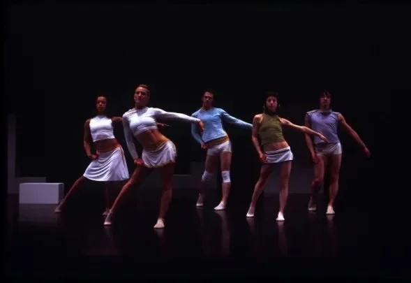 meta_eyJzcmNCdWNrZXQiOiJiemdsZmlsZXMif